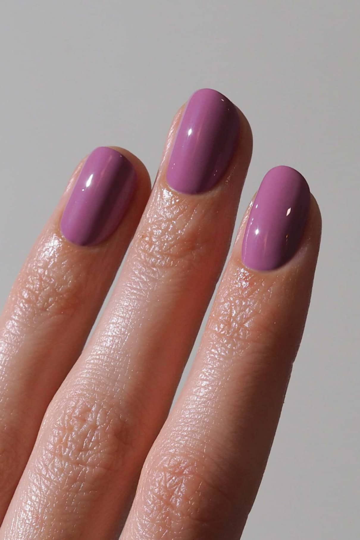 gitti-no-194-plant-based-nagellack-in-mauve-mit-blauem-unterton image 3