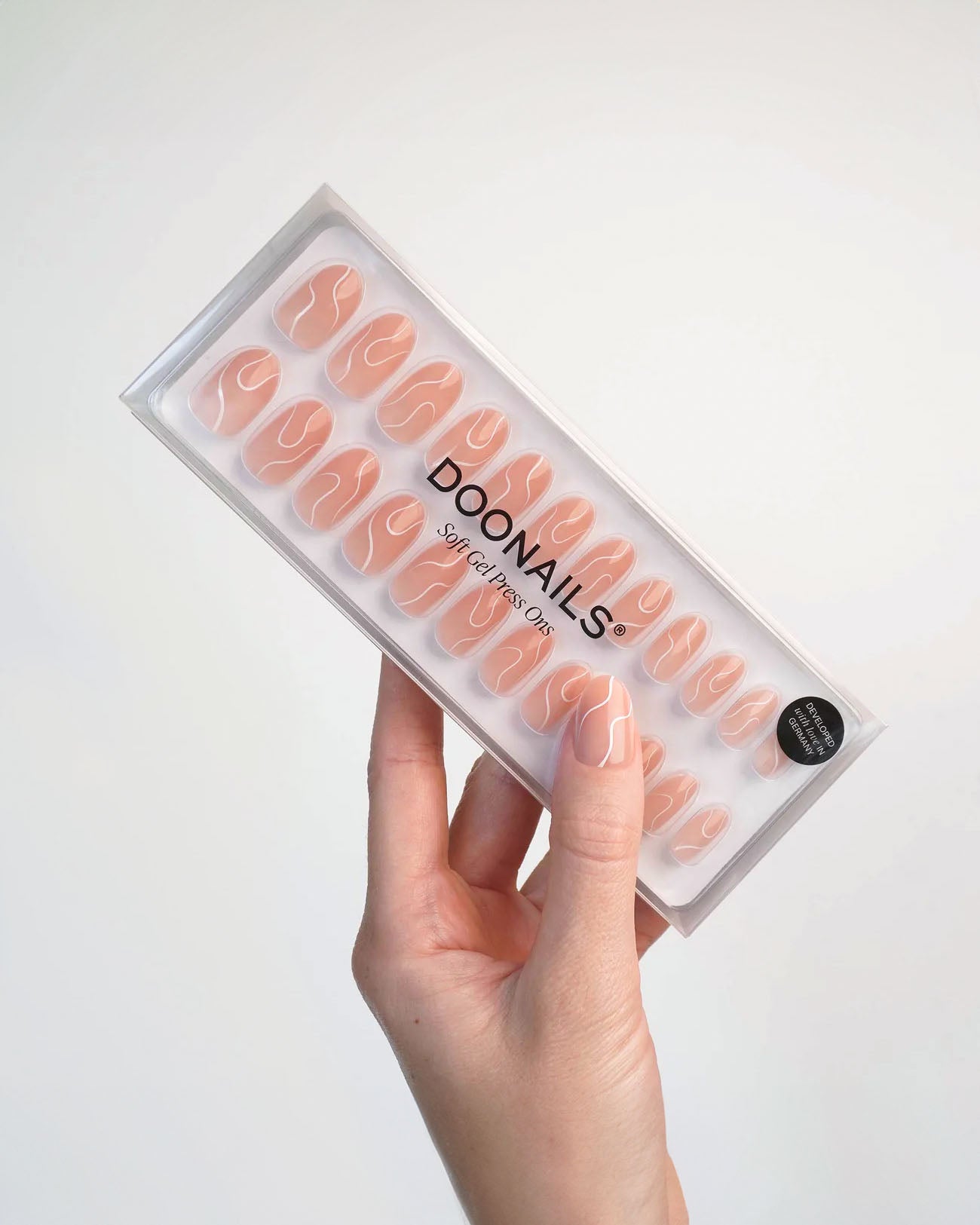 doonails-white-swirl-medium-round-soft-gel-press-ons image 4