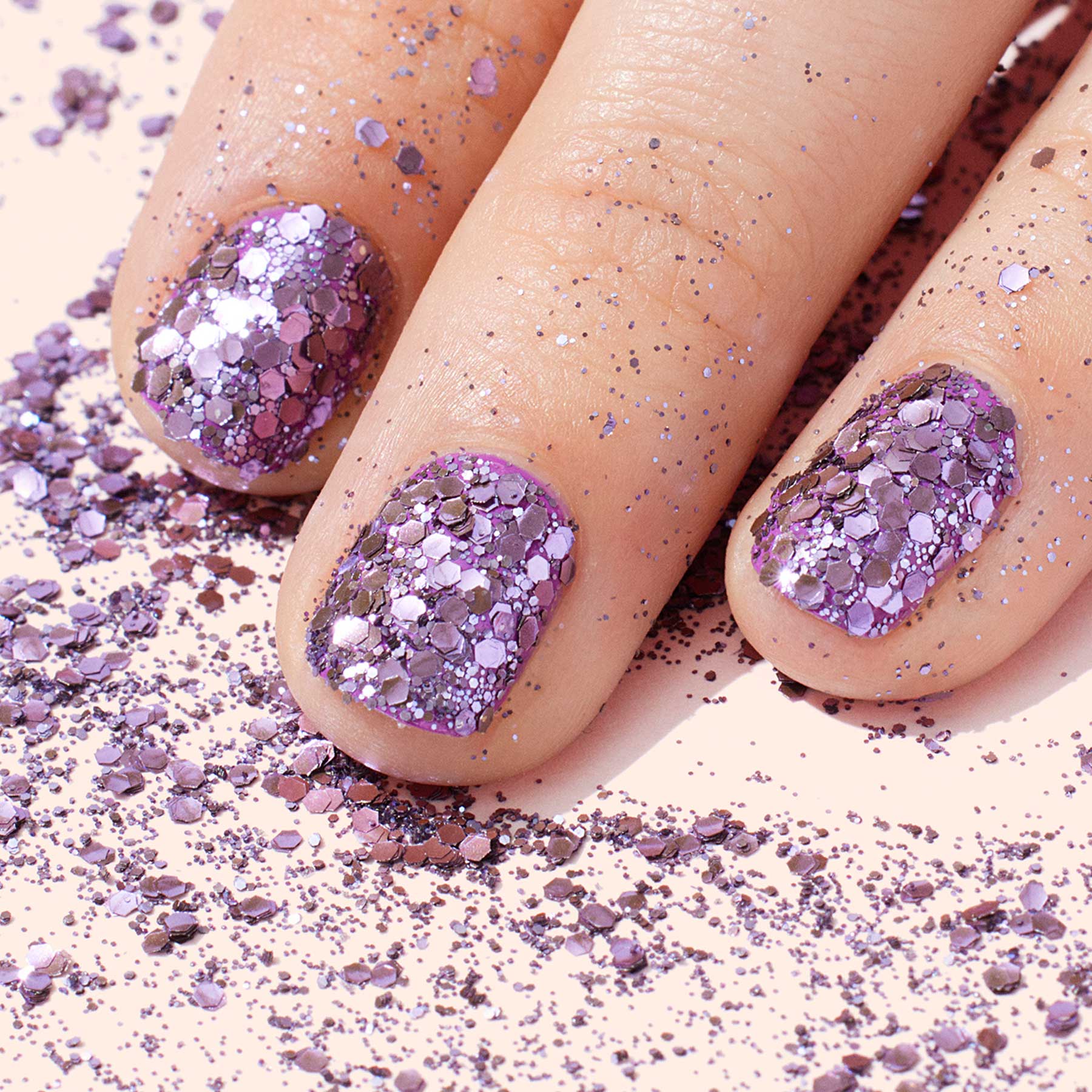 manucurist-green-biologisch-abbaubare-pailletten-lilas-malve-glitzer image 2
