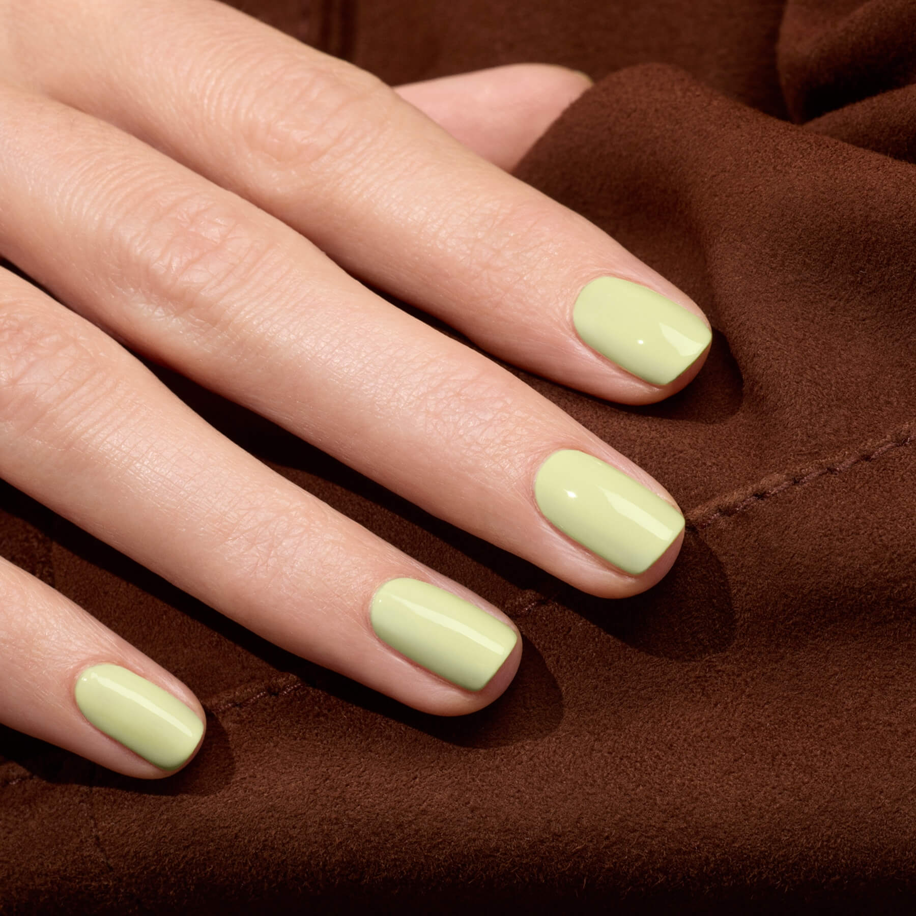 manucurist-green-flash-pistachio-semi-permanenter-nagellack-hellgr-n image 4