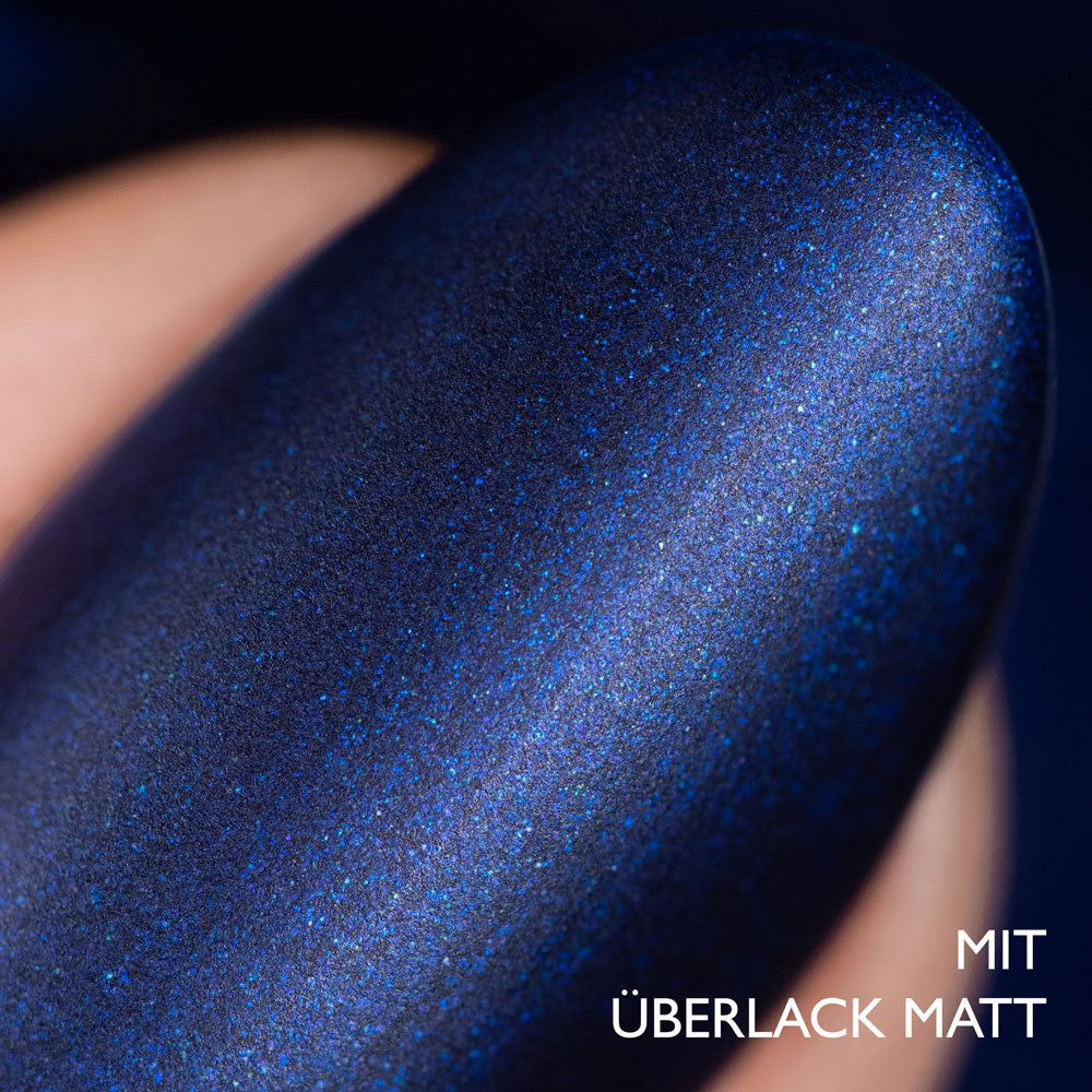 herzlack-royal-blau-veganer-nagellack-viva-las-vegas-schimmer image 5