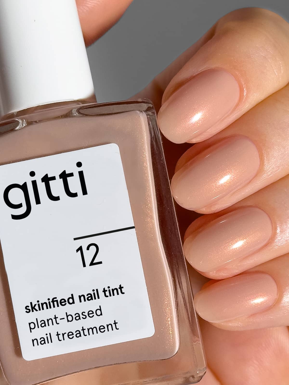 gitti-skinified-nail-tint-no-12-pflegelack-beige-nude-mit-warm-schimmer image 2