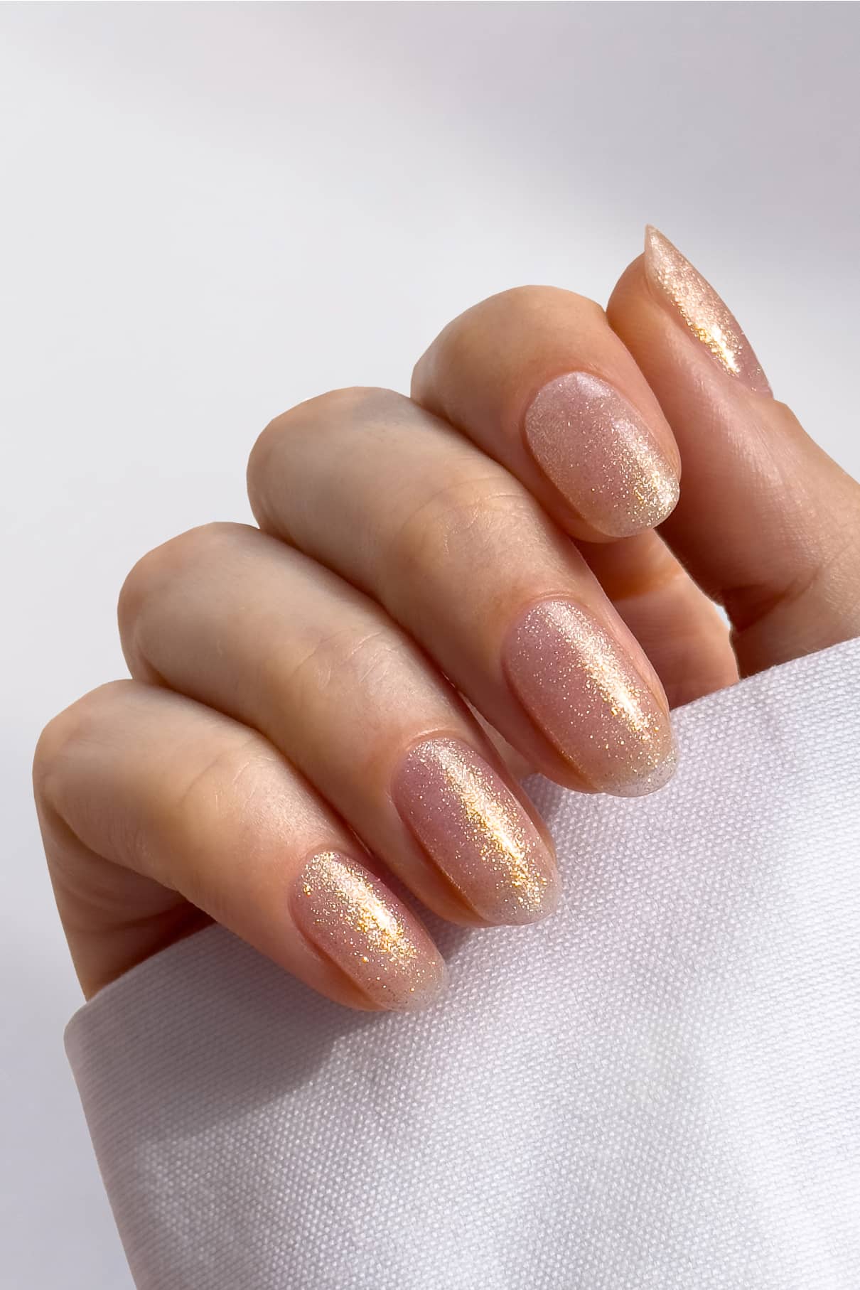 gitti-no-24-plantpro-gel-nagellack-ros-transparent-mit-goldschimmer image 3