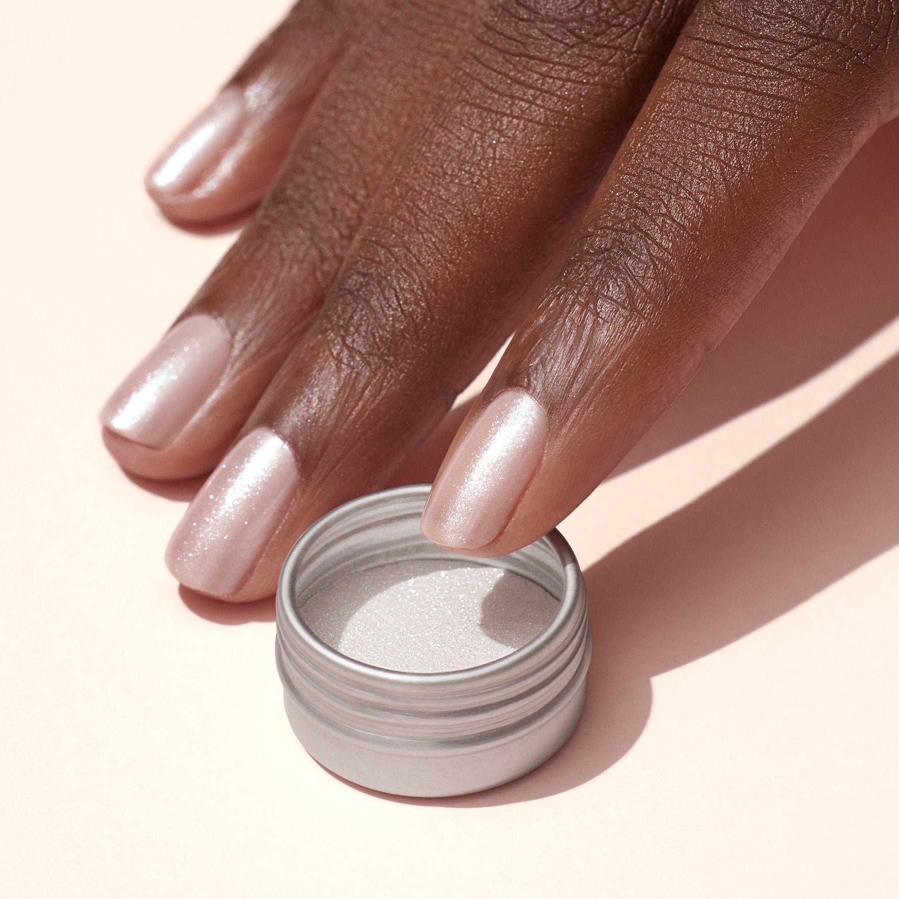 manucurist-white-glazed-puder-effekt-schimmerpuder-f-r-glazed-nails image 2