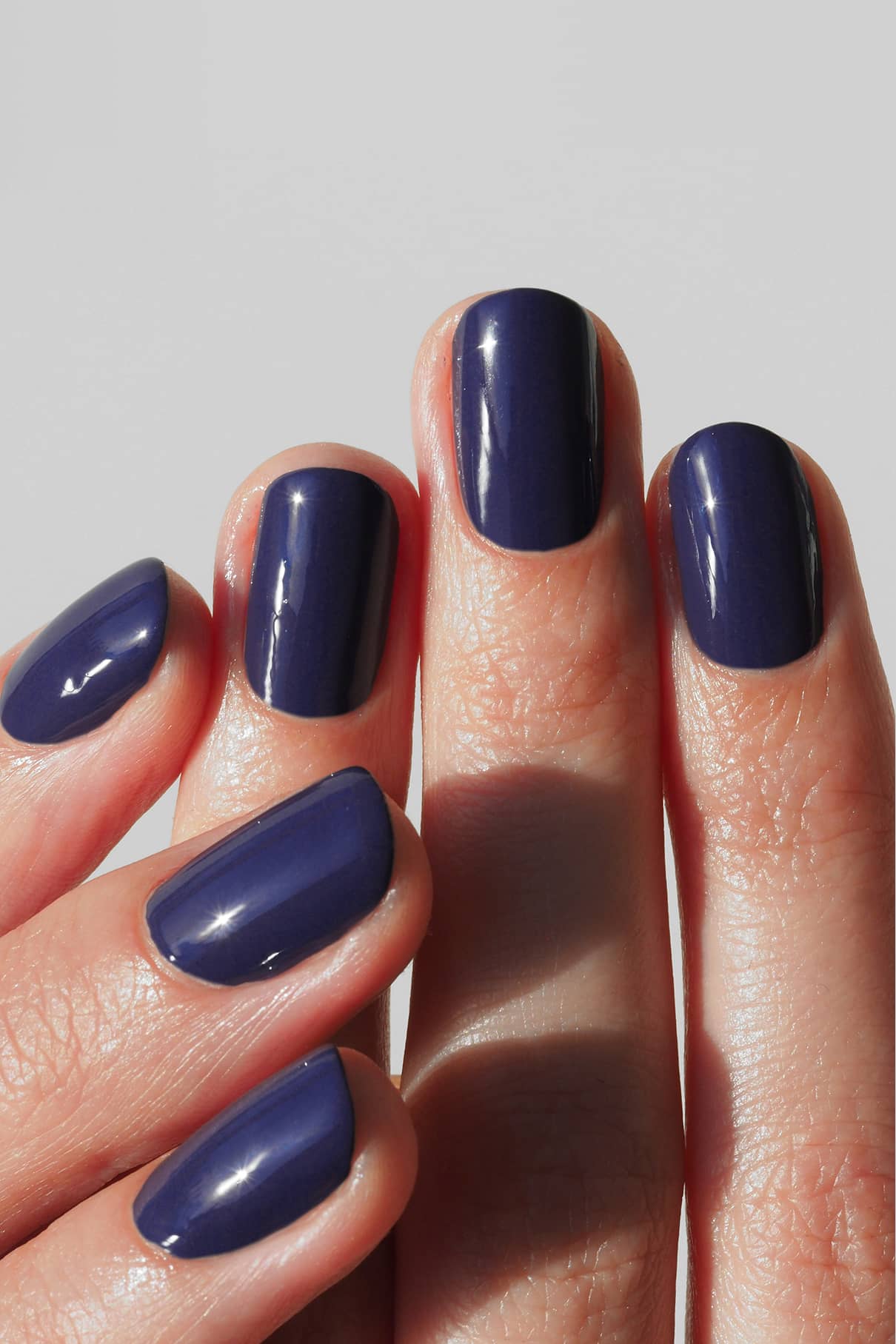 gitti-no-018-plant-based-nagellack-tiefblau-violett image 5
