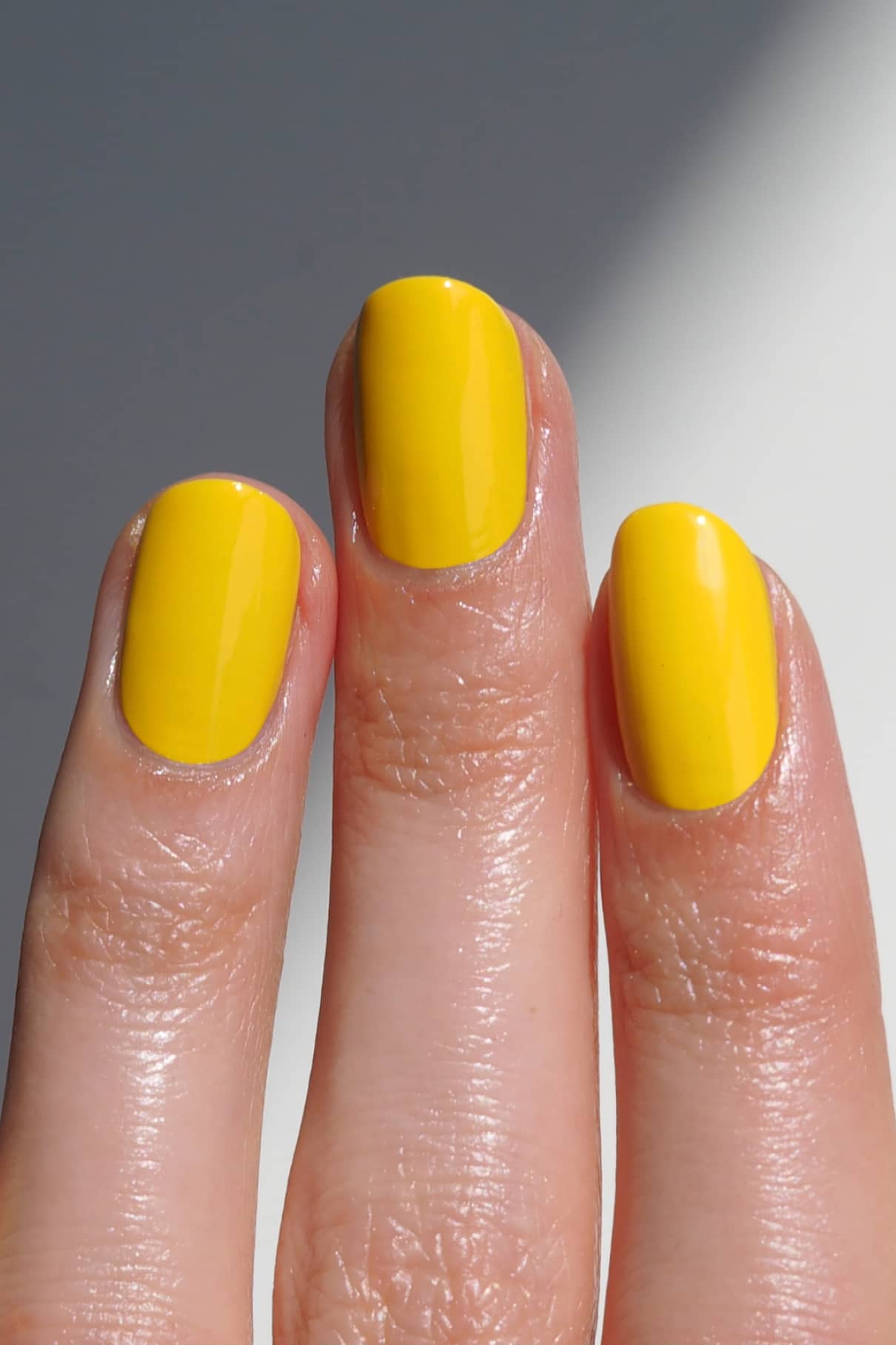 gitti-no-175-pflanzenbasierter-nagellack-sonniges-gelb image 3