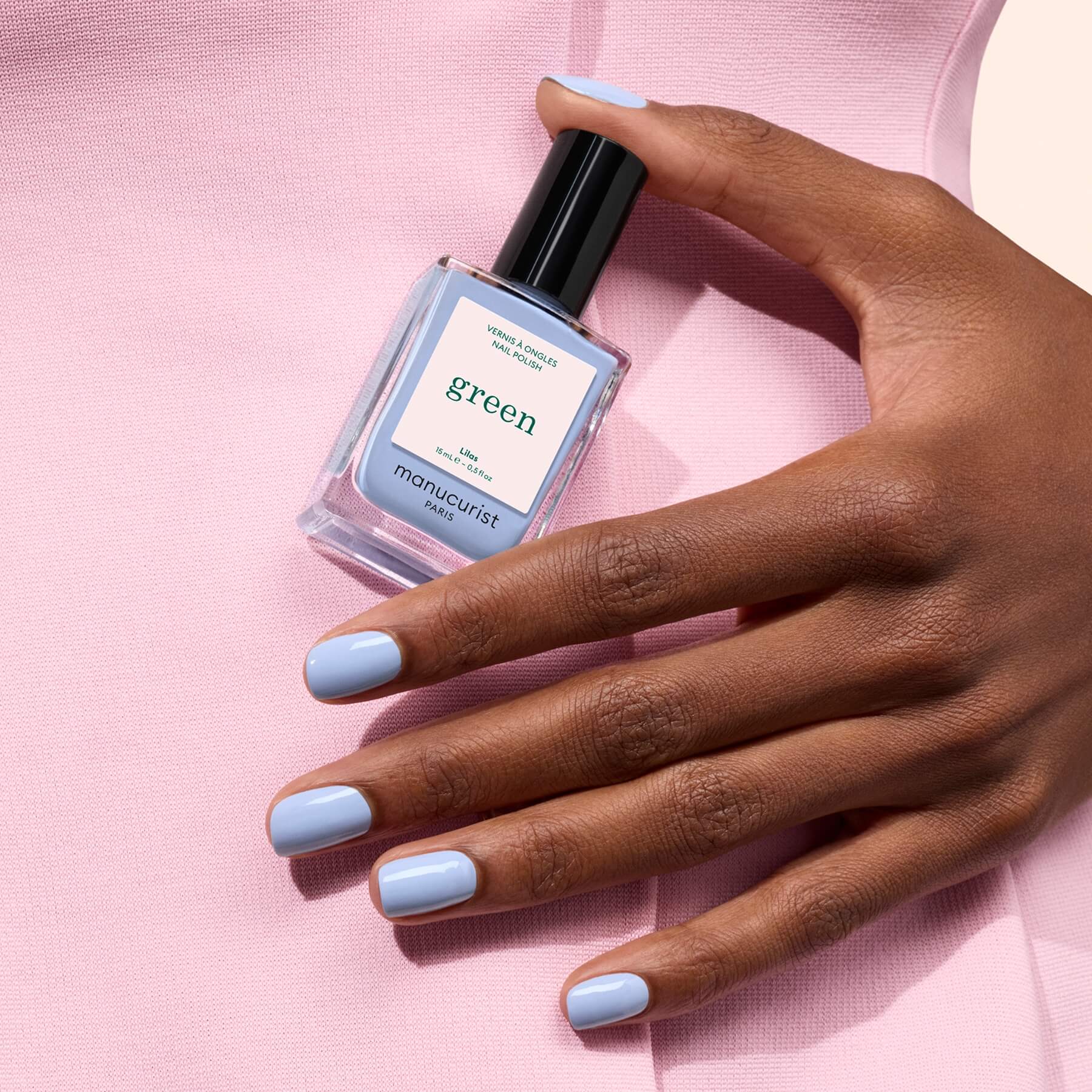 manucurist-green-lilas-nagellack-pastellblau-mit-mauve-hauch image 3