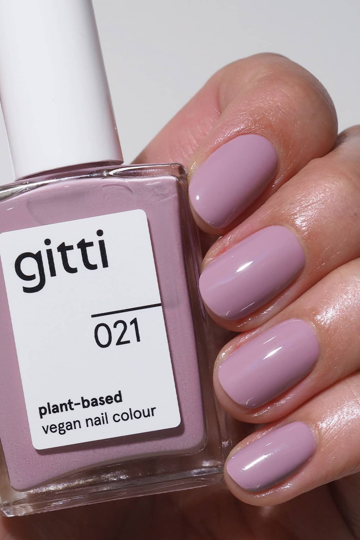 gitti-no-021-plant-based-nagellack-k-hles-pudriges-lila image 2