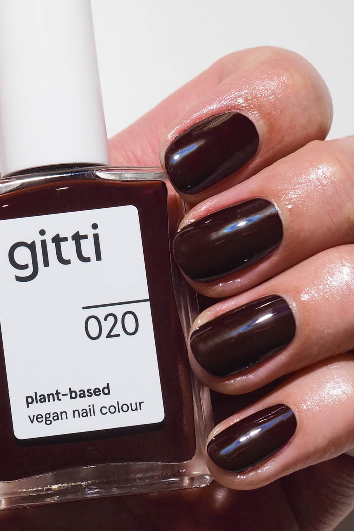 gitti-no-020-plant-based-nagellack-tiefes-rot image 2