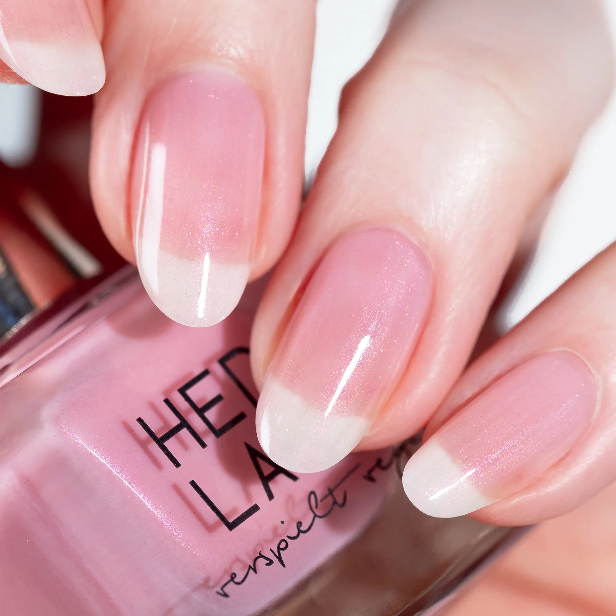 herzlack-rosy-blush-veganer-nagellack-sheeres-ros-mit-schimmer-aus-milky-glow image 7