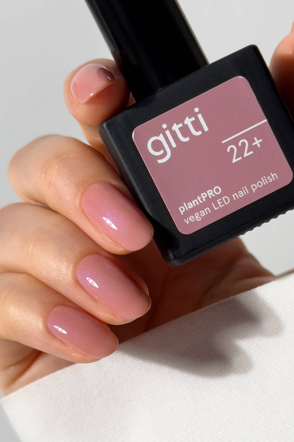 gitti-no-22-plantpro-gel-nail-polish-mauve-mit-blauschimmer image 2