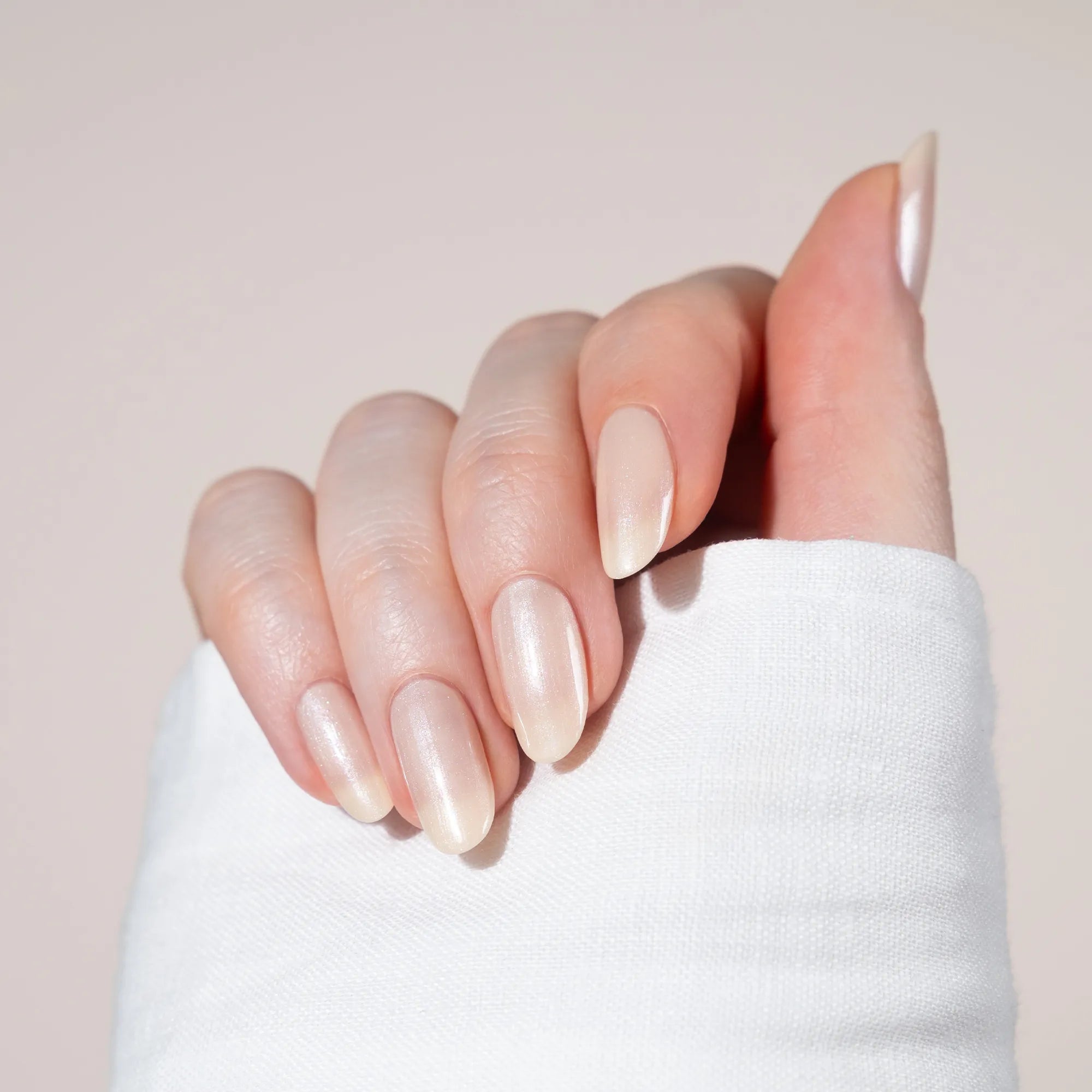 herzlack-vanilla-cream-veganer-nagellack-cremewei-schimmer-11ml image 5