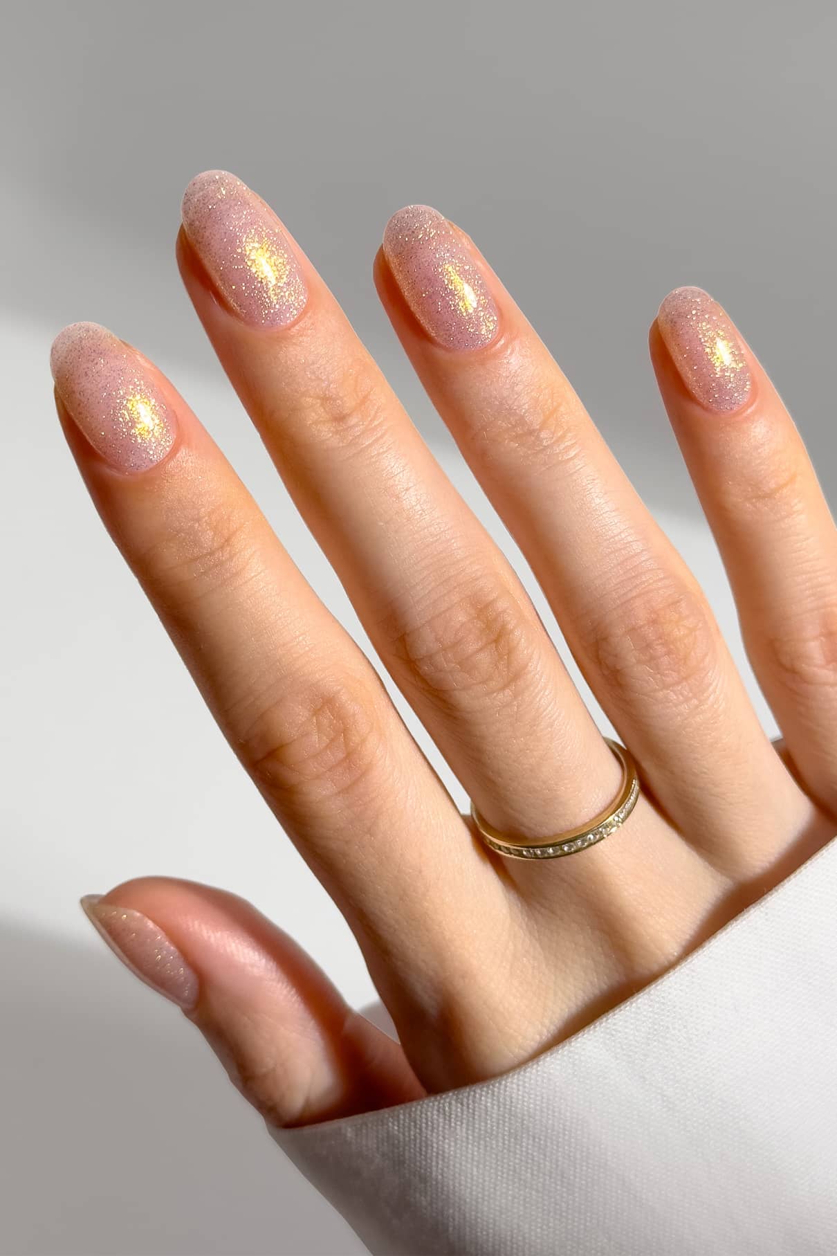 gitti-golden-nail-sheen-plantpro-gel-nagellack-gold-schimmer image 3
