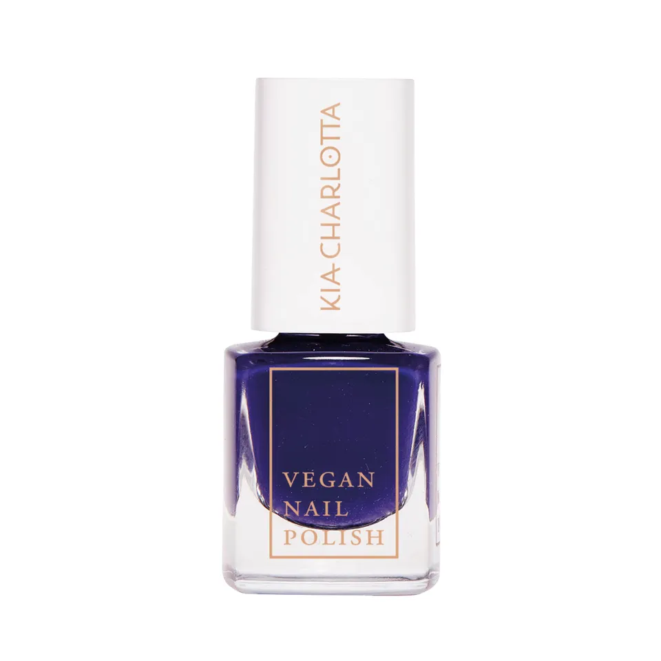 kia-charlotta-pretty-awesome-veganer-nagellack-dunkle-pflaume image 1