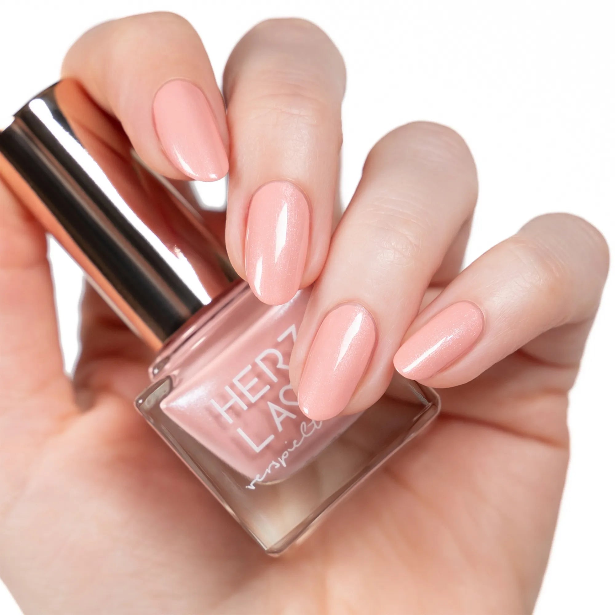 herzlack-pudrige-eleganz-veganer-nagellack-nude-mit-schimmer-11ml image 2