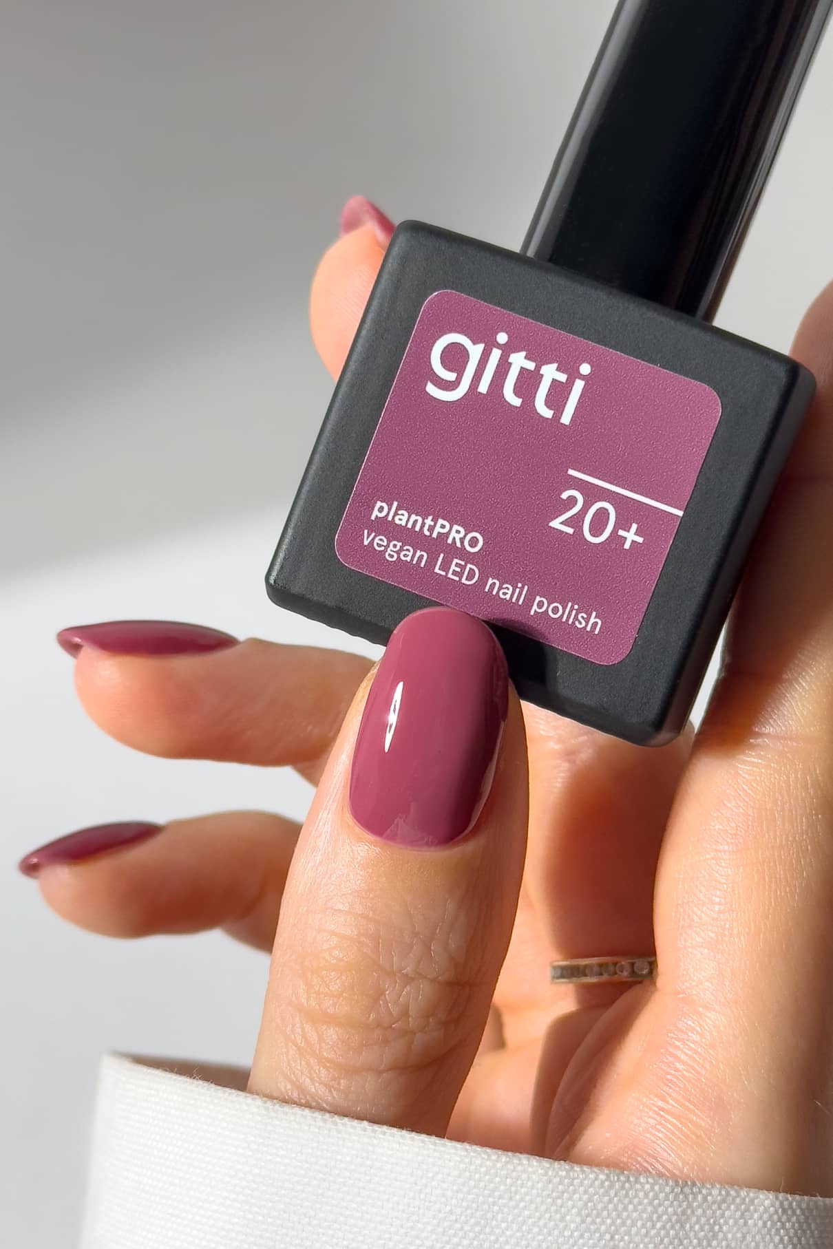 gitti-no-20-plantpro-gel-nagellack-beerenviolett image 2
