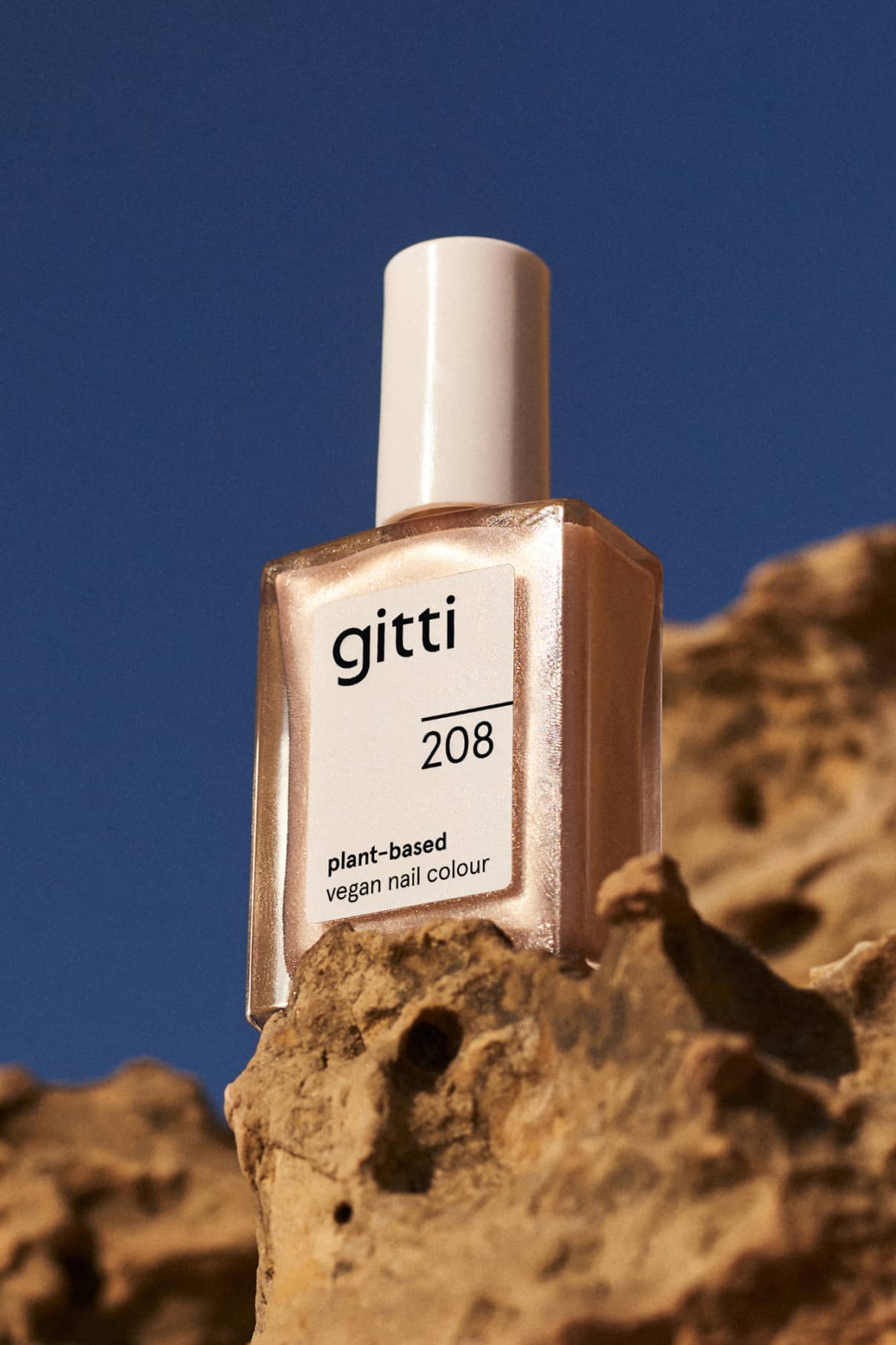 gitti-no-208-plant-based-nagellack-gold-glitter image 6