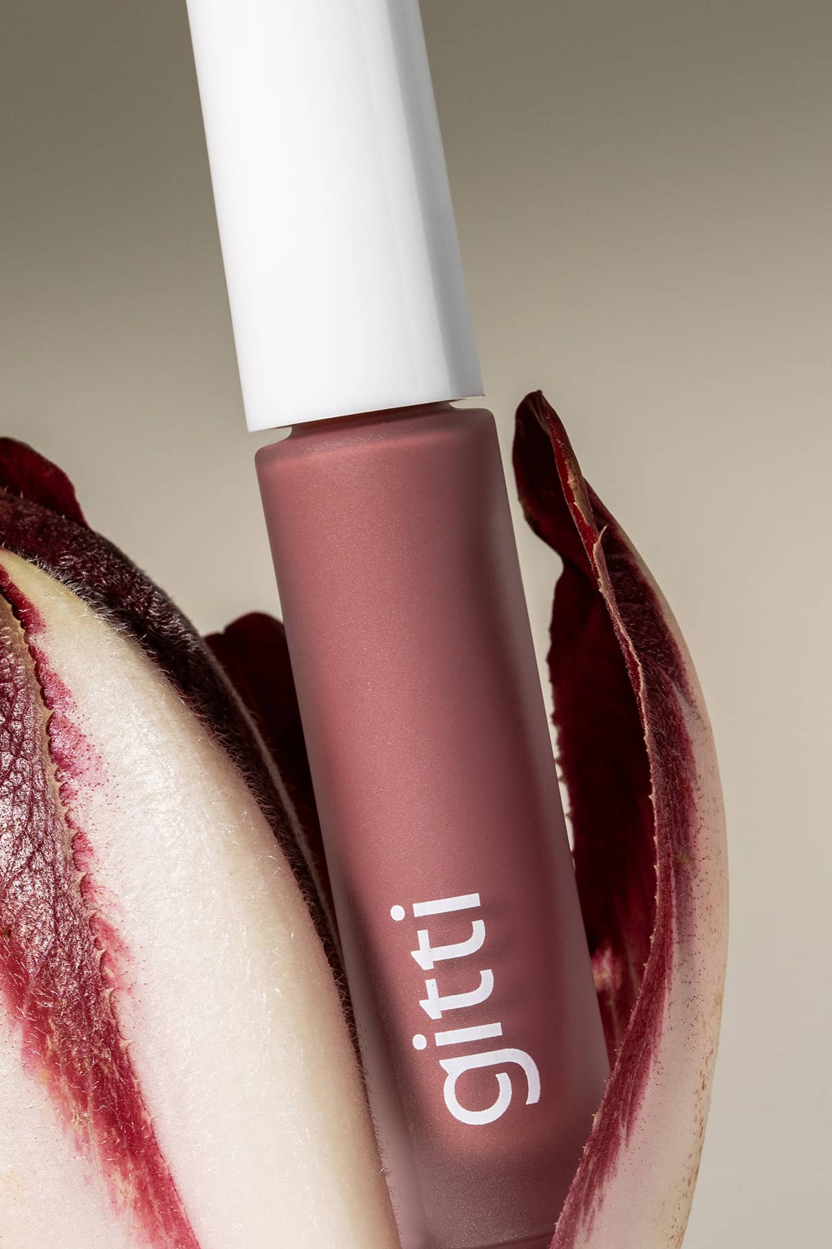 gitti-lip-glaze-no-01-lippen-l-gloss-hybrid-warmes-br-unliches-rot image 4