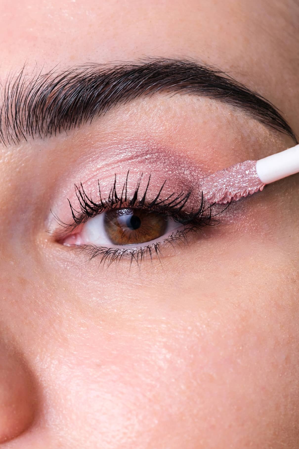 gitti-halo-eyes-no-04-transformativer-eyeshadow-zartes-ros-schimmer image 3