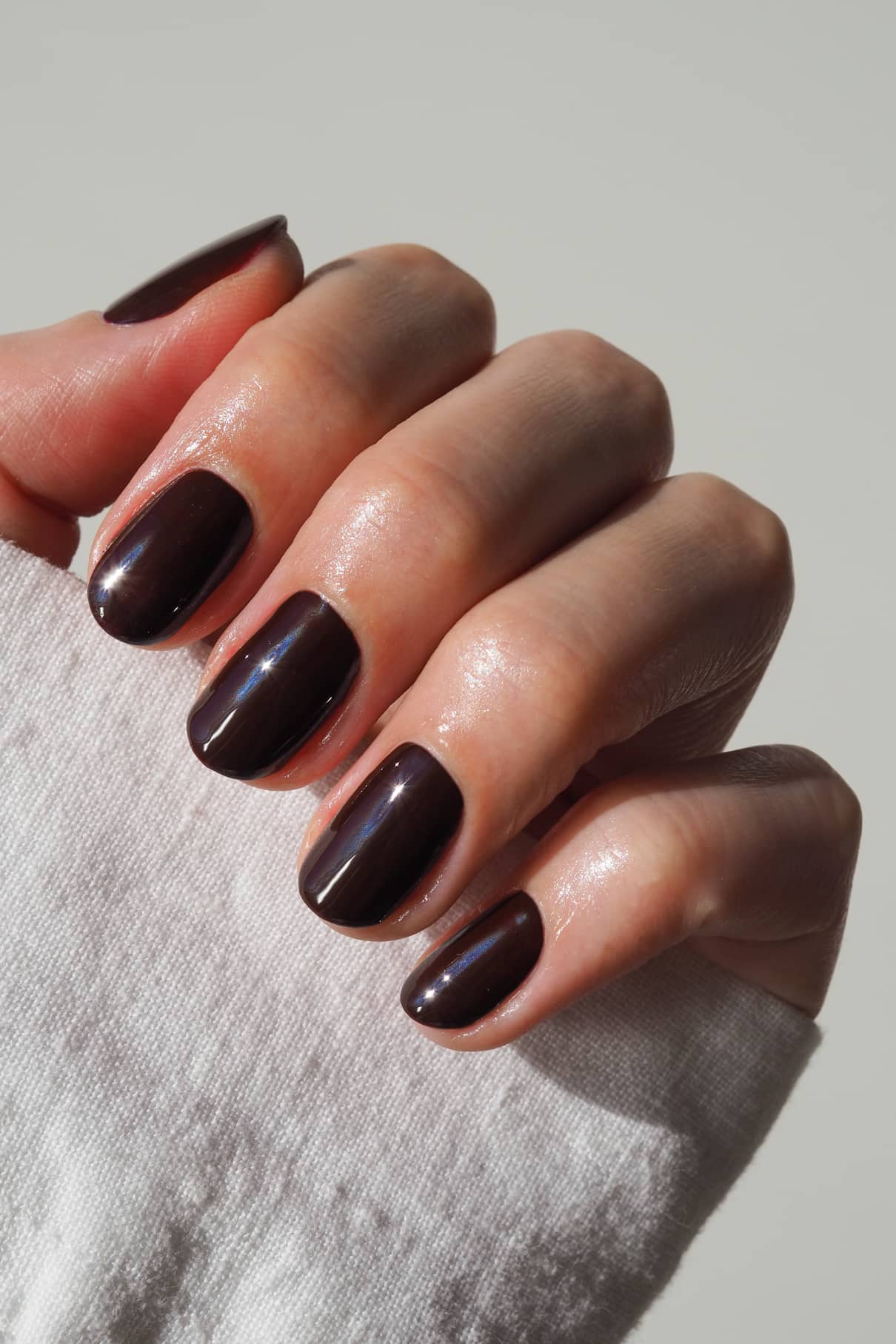 gitti-no-020-plant-based-nagellack-tiefes-rot image 6