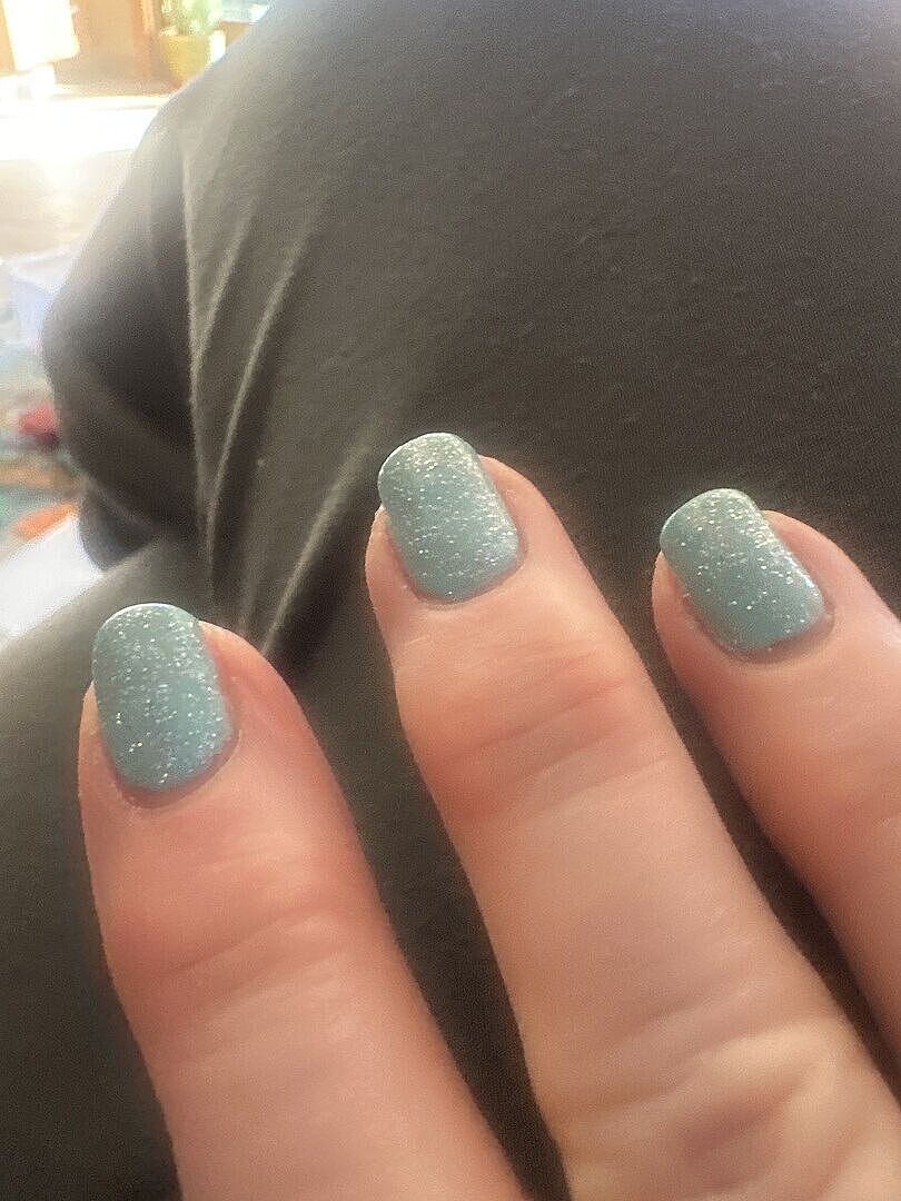 Schöne Farbe, drei Schichten nötig