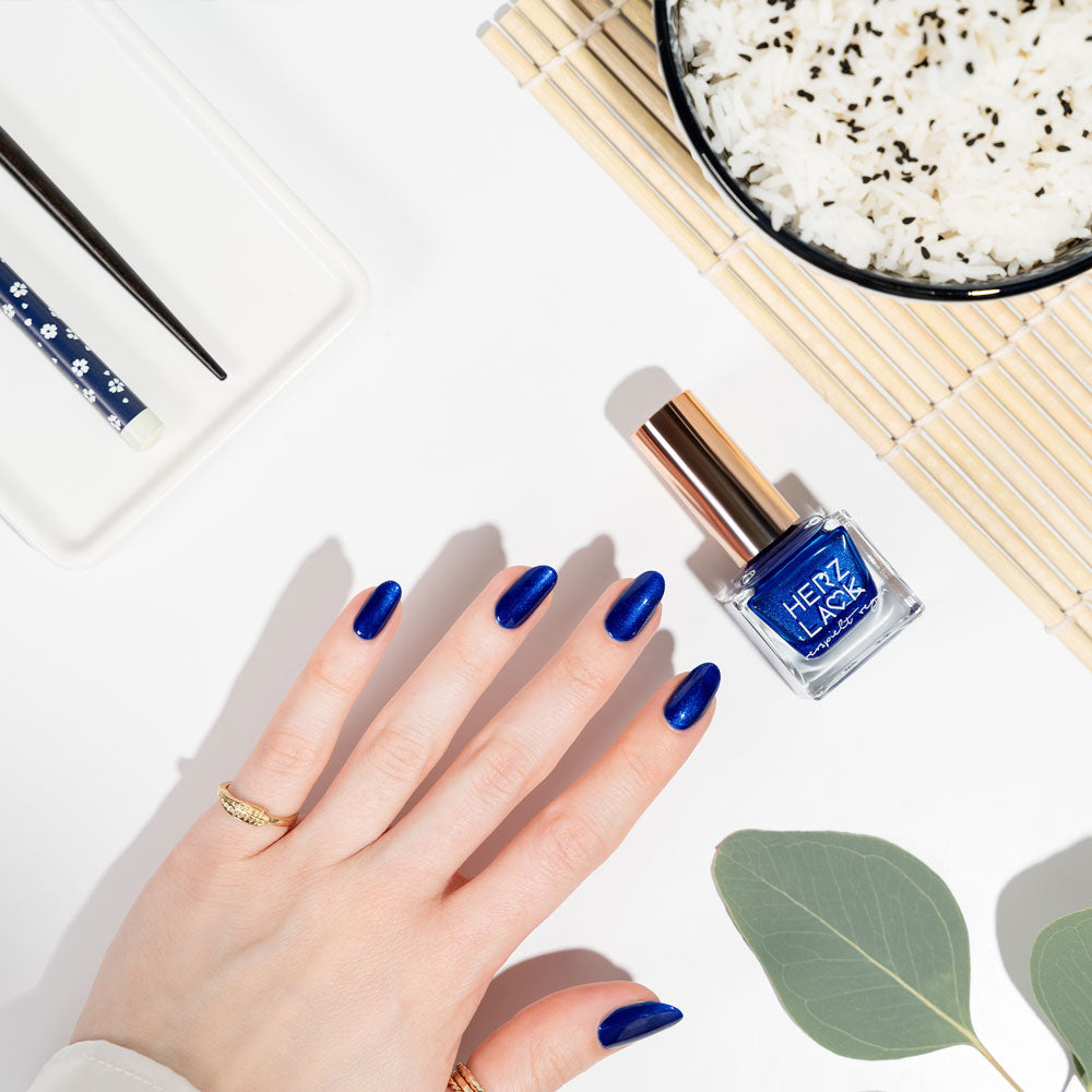 herzlack-indigo-veganer-nagellack-dunkelblau-schimmer-11ml image 7