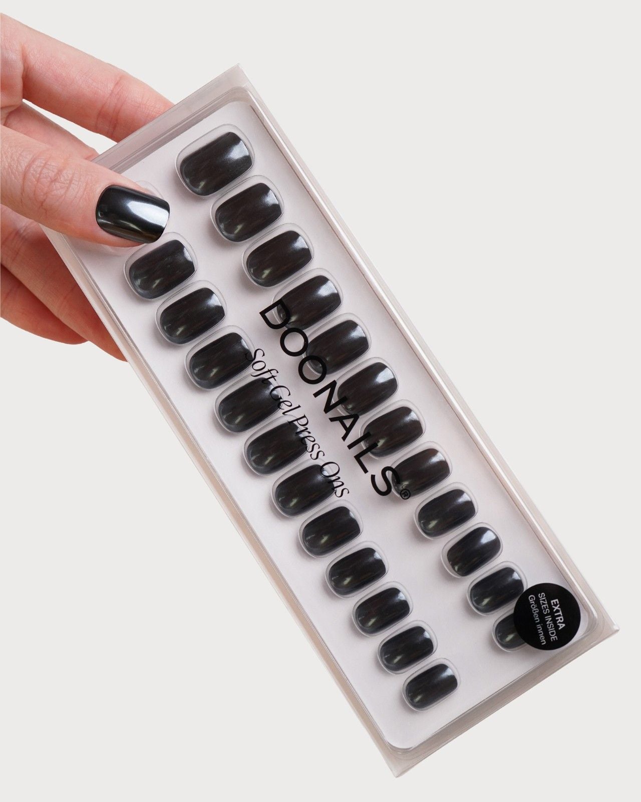 doonails-black-pearl-soft-gel-press-ons-extra-short-square-schwarz-chrome image 3