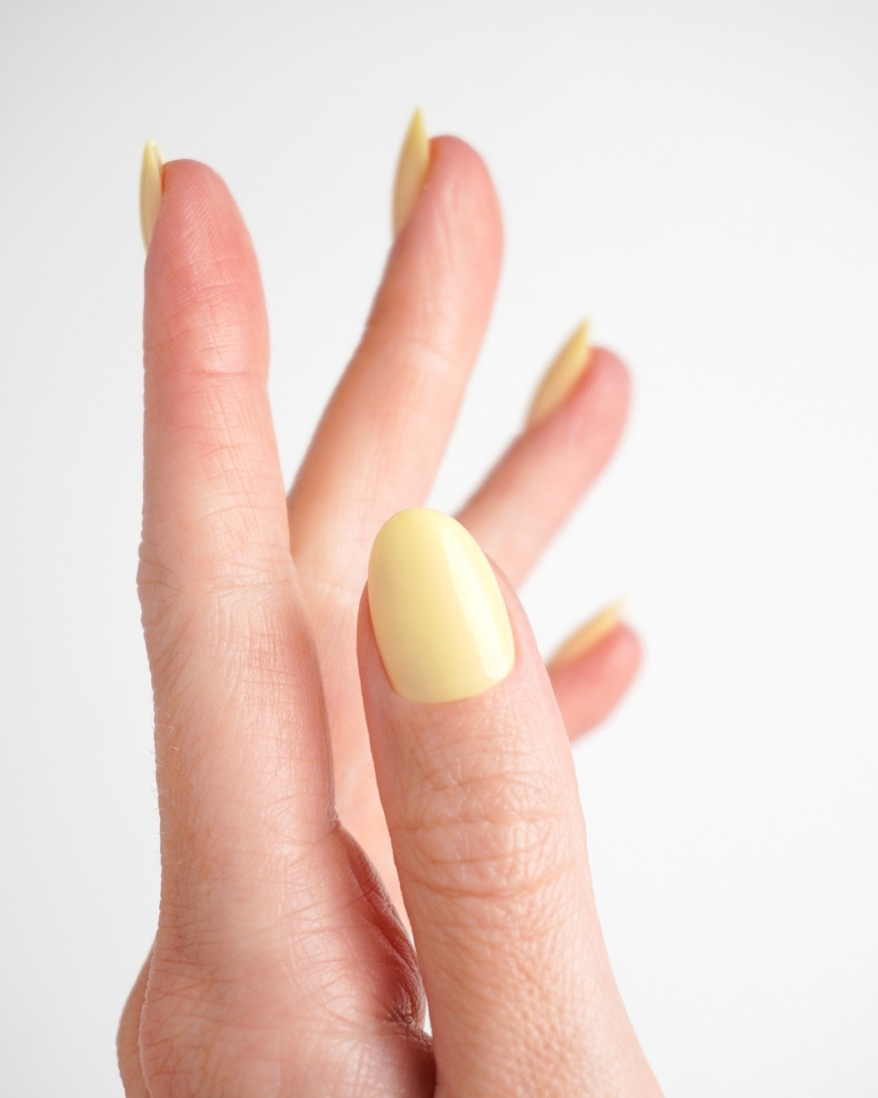 doonails-lemon-sorbet-short-round-soft-gel-press-ons-zitronen-gelb image 4