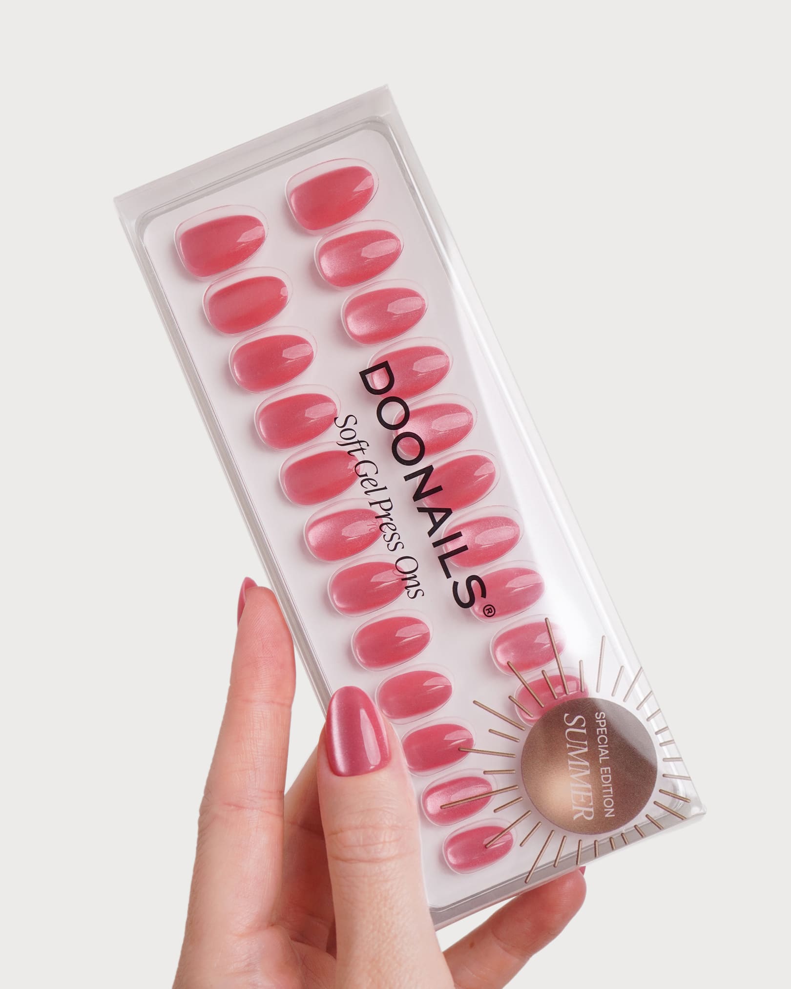 doonails-glass-pink-cat-eye-short-round-soft-gel-press-ons-pink image 3