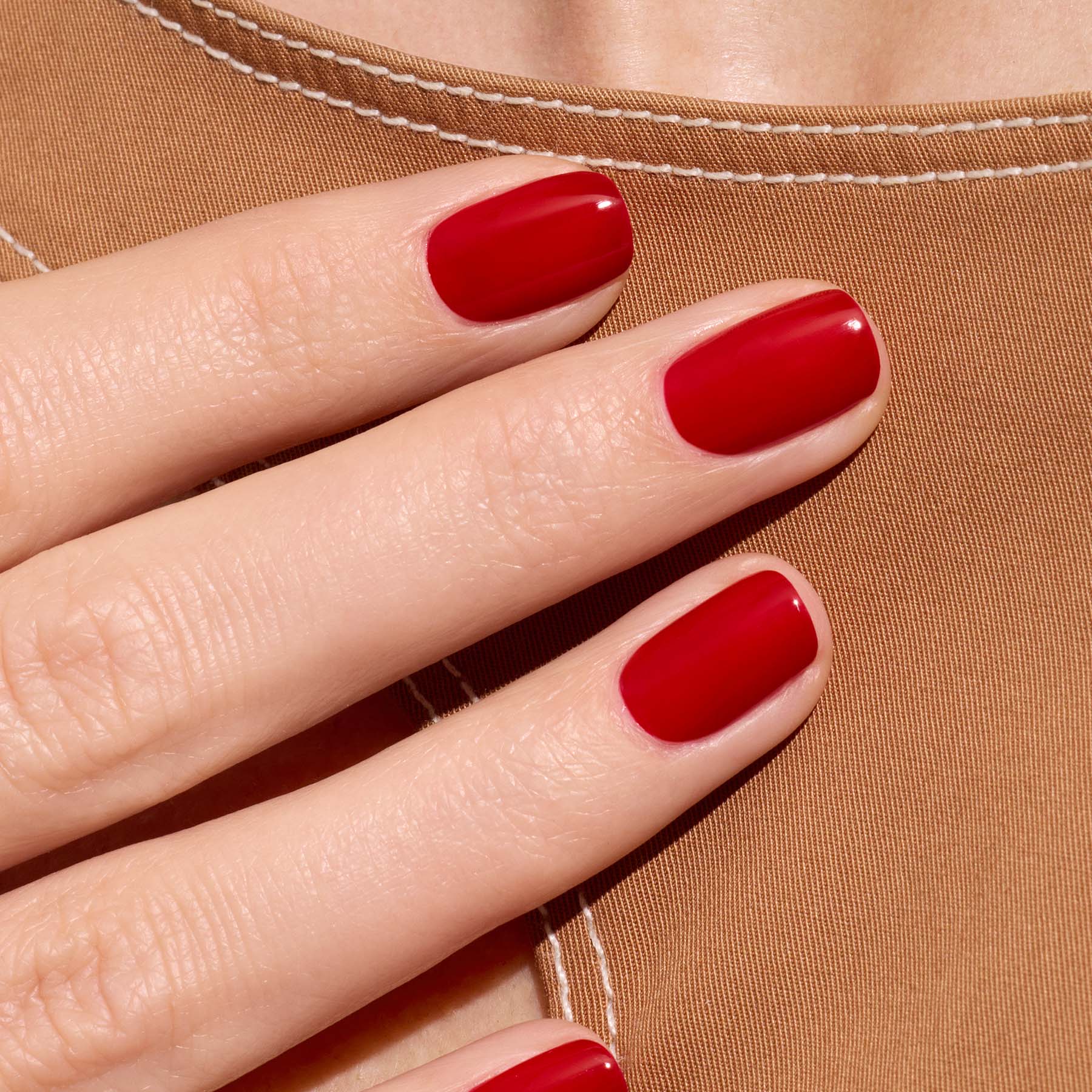 manucurist-green-nagellack-red-cherry image 3