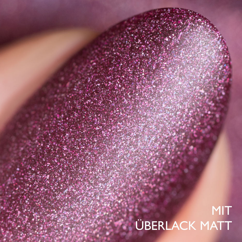 herzlack-holobeerchen-veganer-nagellack-violett-beere-linear-holo-11-ml image 5