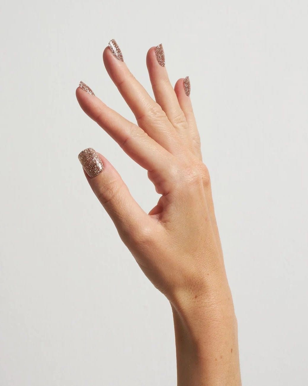 doonails-new-years-eve-dipping-powder-gold-glitter image 3