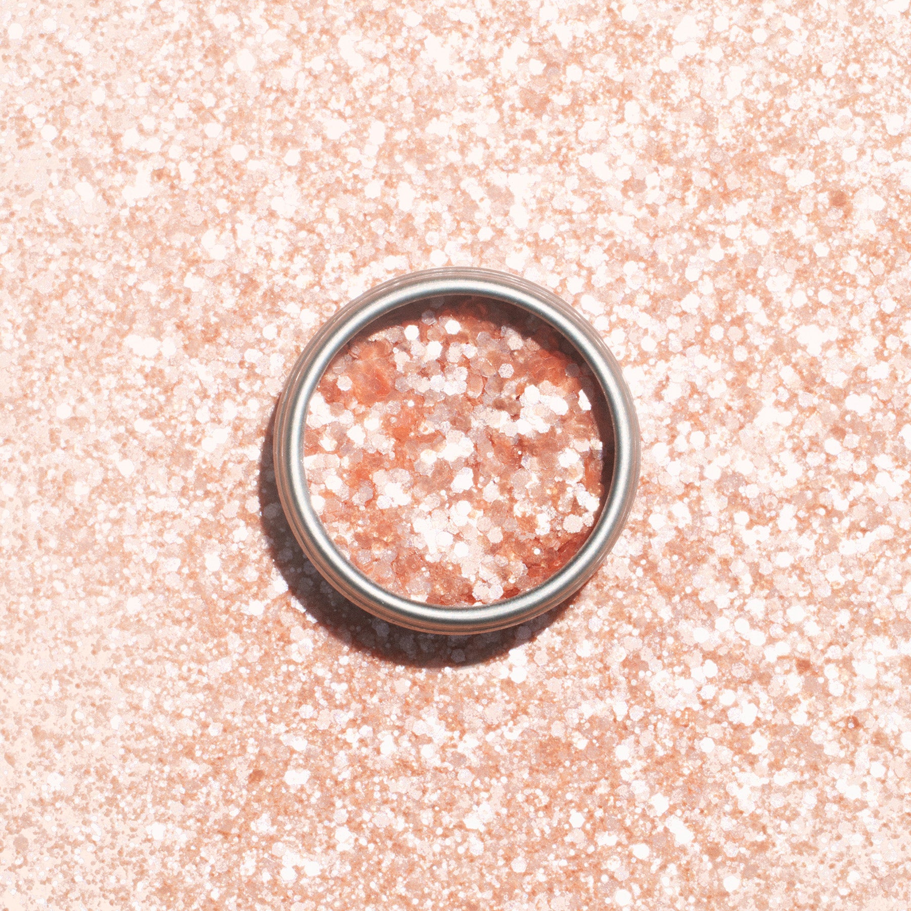 manucurist-biologisch-abbaubare-pailletten-blush-nail-art-glitzer-in-blassrosa image 1