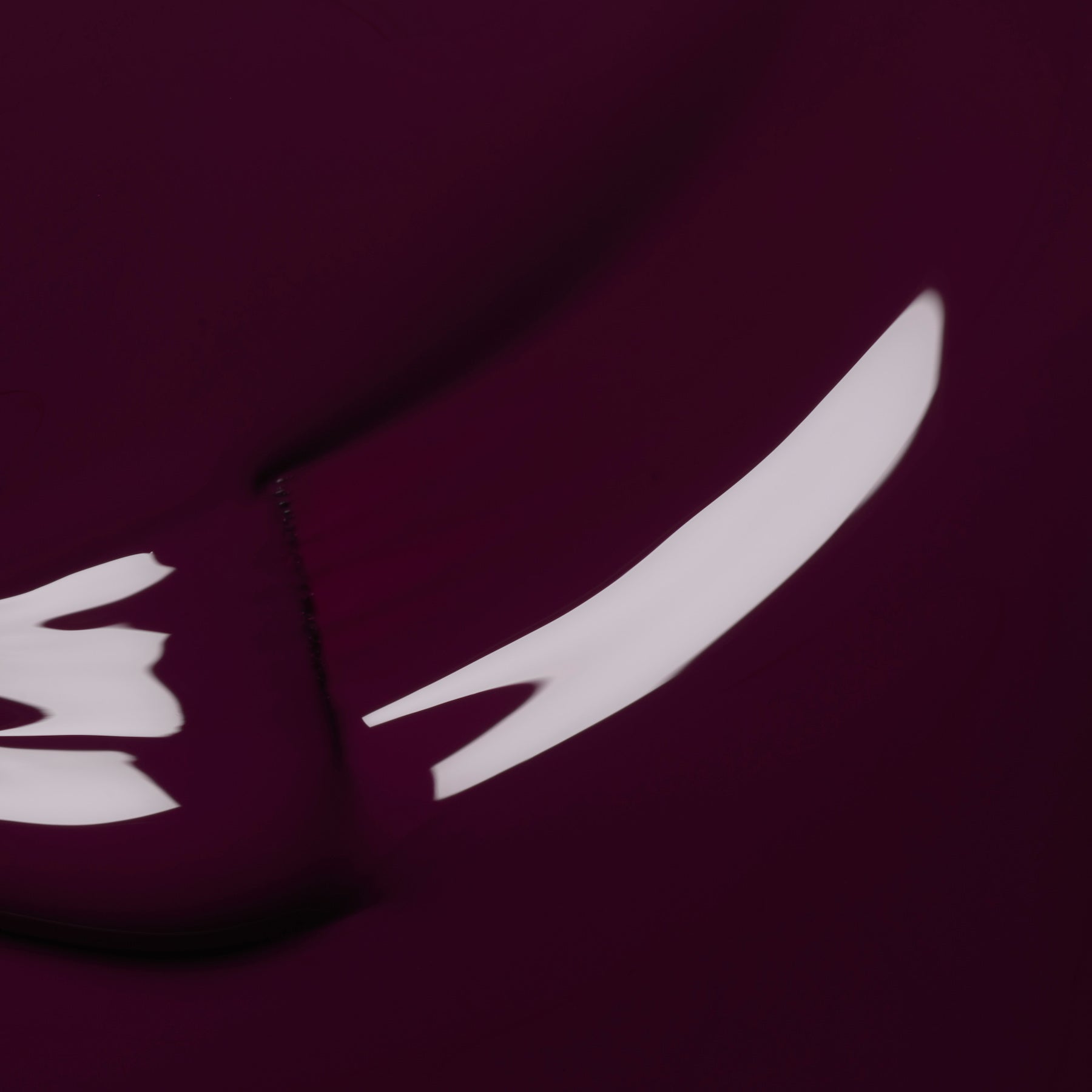 manucurist-green-aubergine-nagellack-dunkelviolett image 5