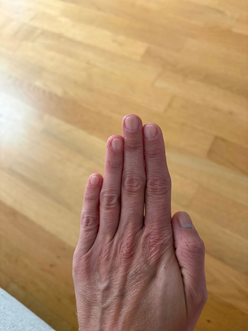 Natürlicher Nude-Look mit Gel-Halt