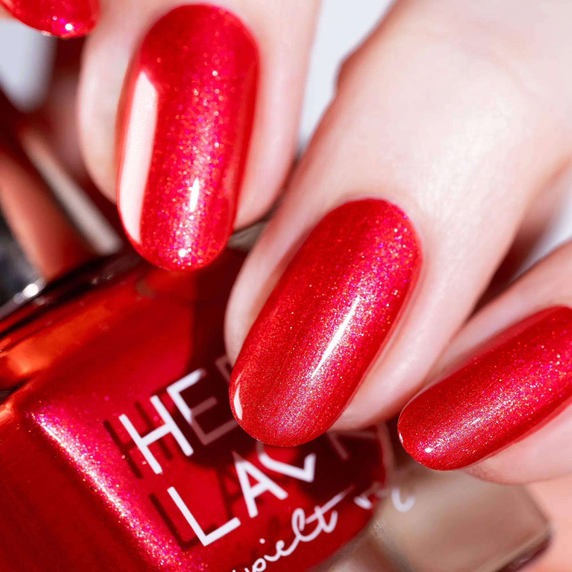 herzlack-amor-veganer-nagellack-klassik-rot-schimmer-glitzer-11-ml image 2
