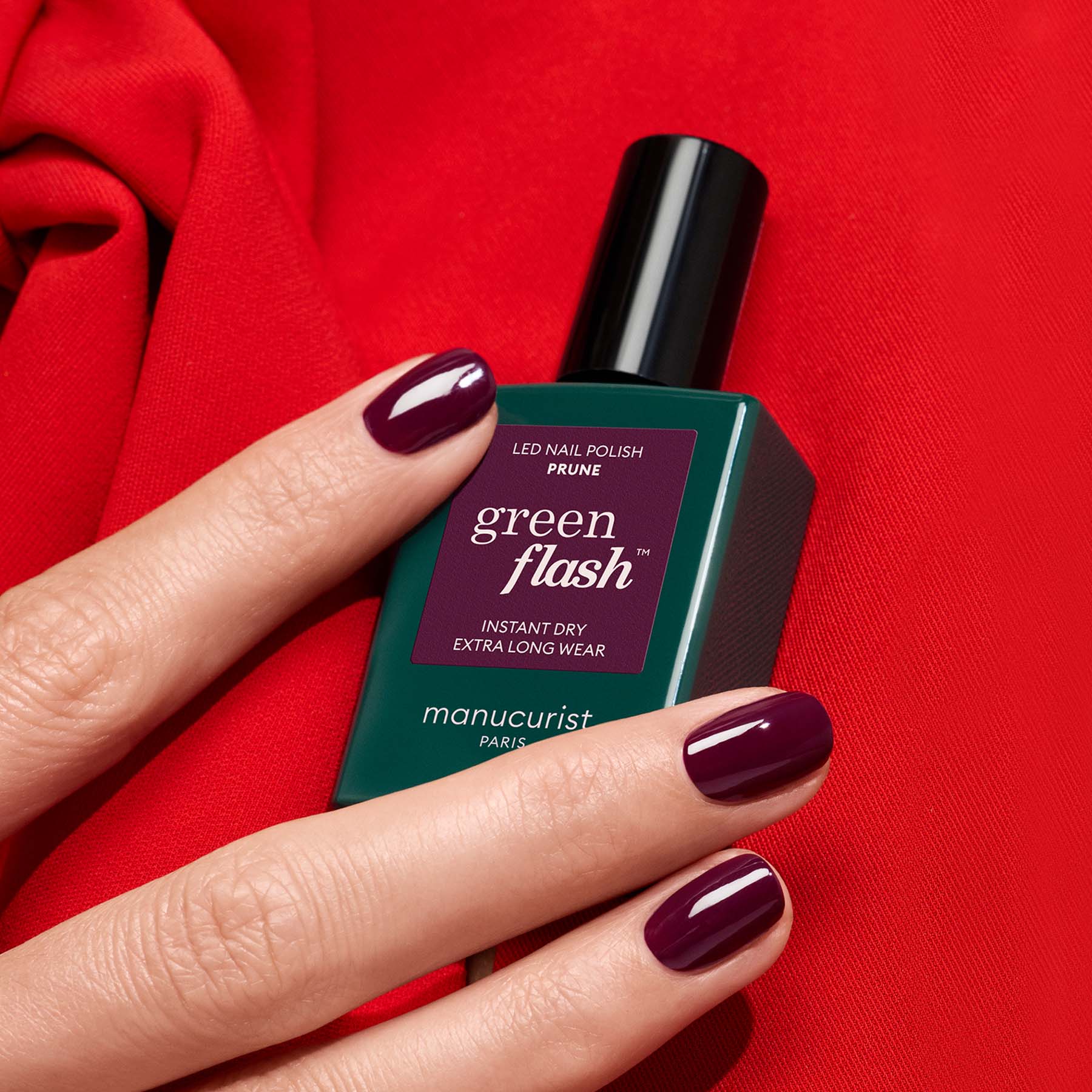 manucurist-green-flash-nagellack-prune-bordeaux-weinrot image 4