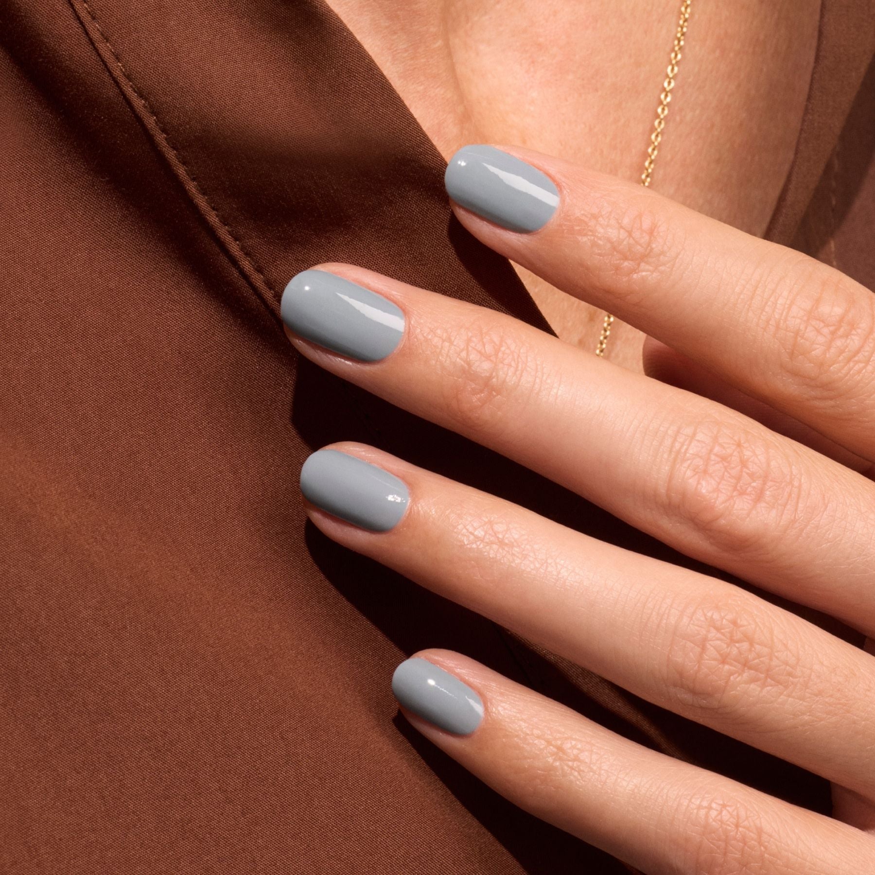 manucurist-green-flash-mist-grey-semi-permanenter-nagellack-in-vergrautem-blau image 4