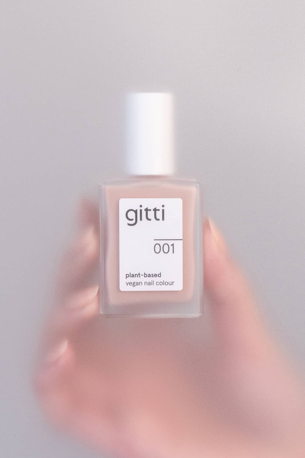 gitti-no-001-plant-based-nagellack-helles-beige-glanz image 6