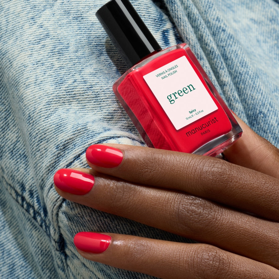 manucurist-green-nagellack-spicy-pop-rot-mit-rosa-unterton image 3
