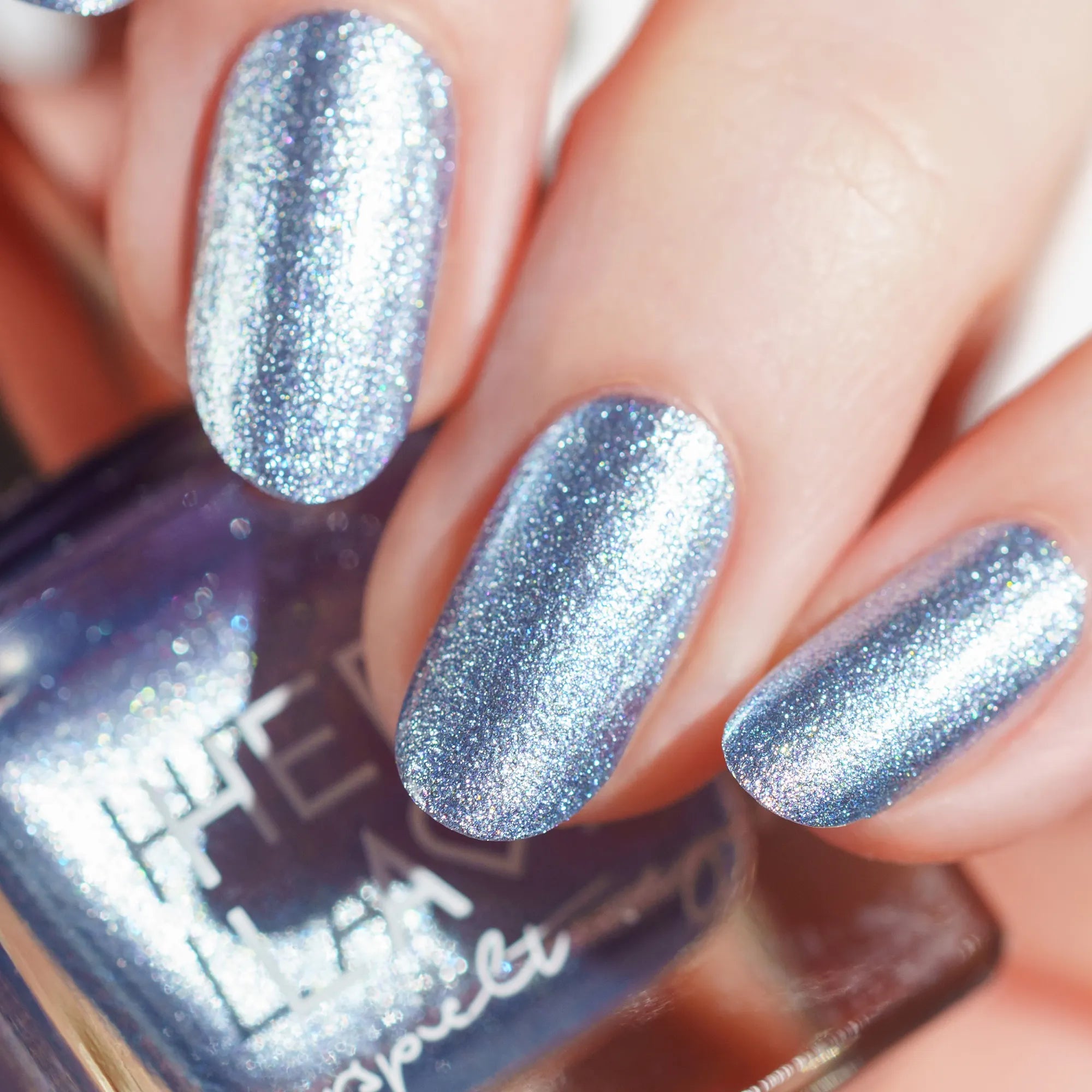 herzlack-winterzauber-veganer-nagellack-eisblau-metallic-glitzer-11ml image 2