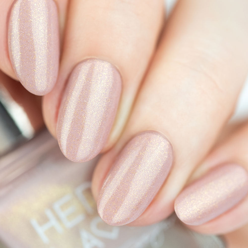 herzlack-seelenpartner-veganer-nagellack-11ml-nude-gold-schimmer image 3