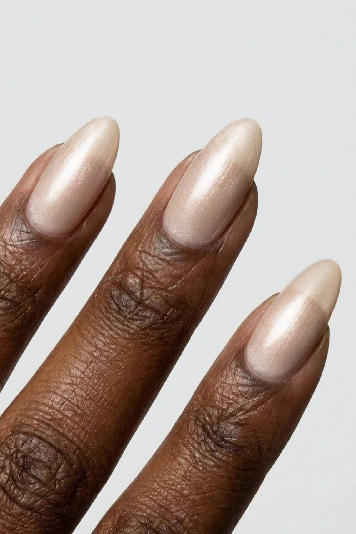 gitti-skinified-nail-tint-no-01-veganer-pflegelack-creme-mit-ros-goldenem-schimm image 6