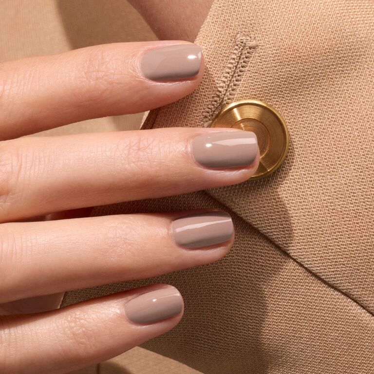 manucurist-green-dove-beige-nagellack image 2