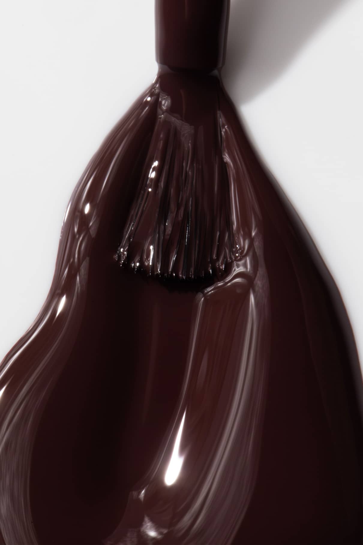 gitti-no-045-plant-based-nagellack-tiefes-dunkles-schokoladenbraun image 4