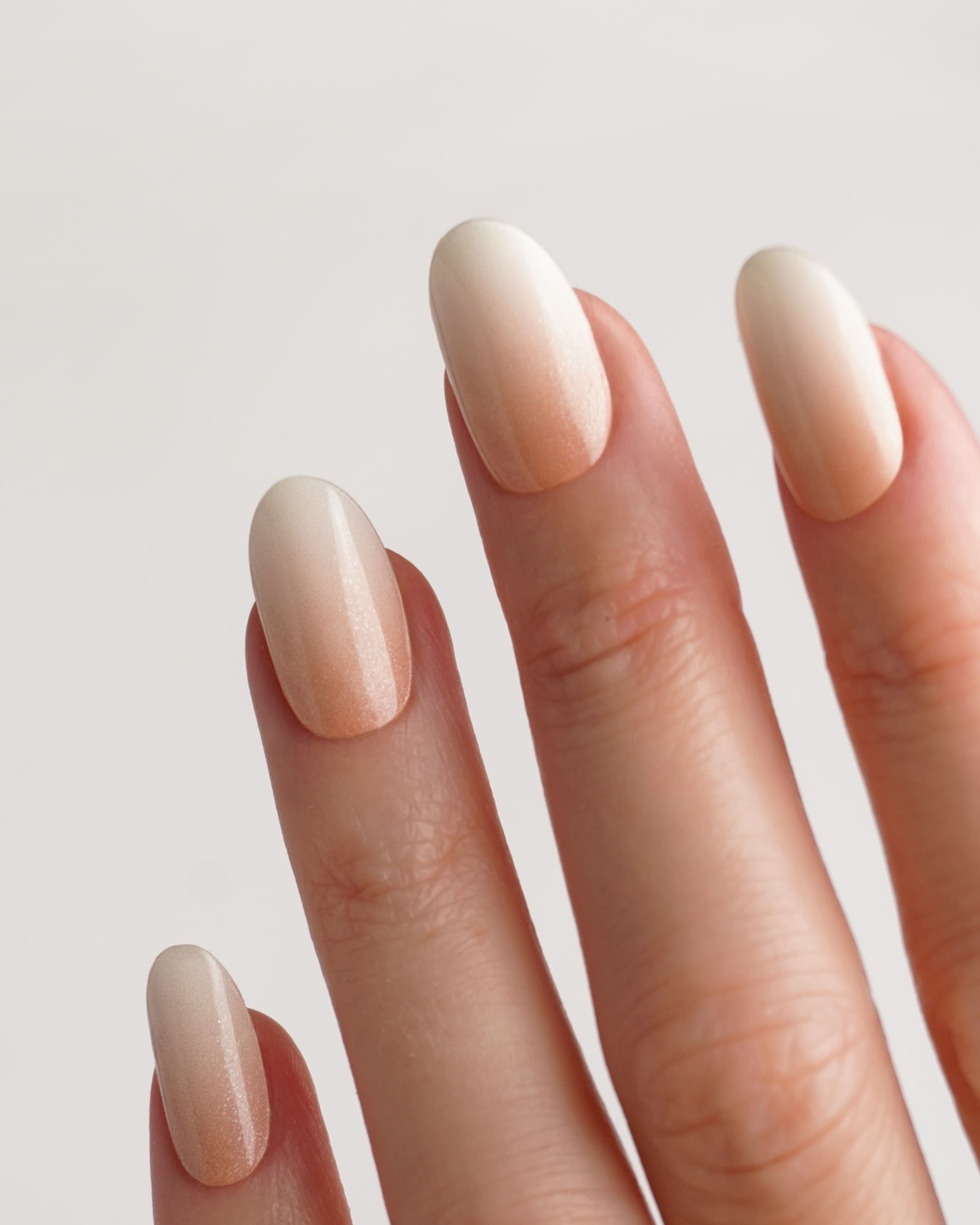 doonails-nude-glitter-babyboomer-uv-gel-strips-verlauf-mit-glitzer image 2