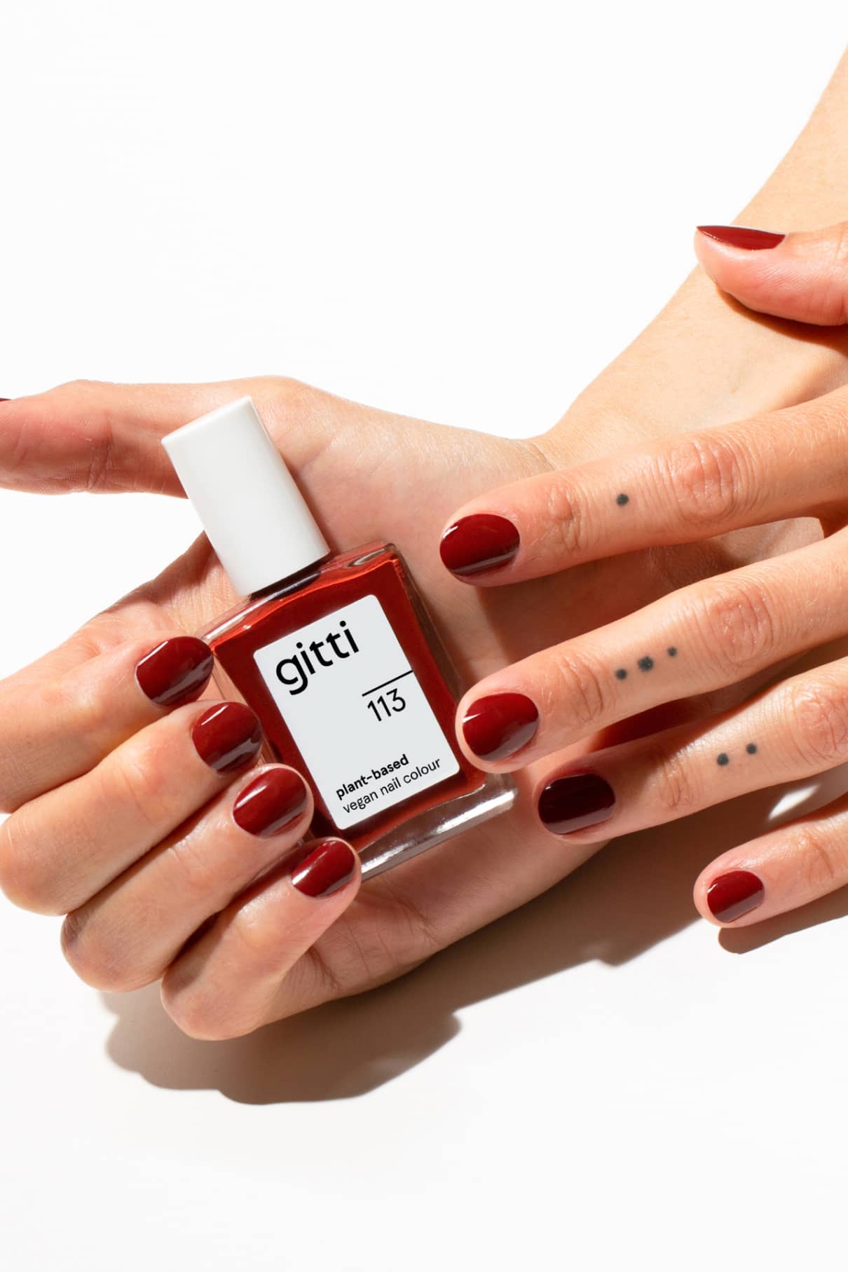 gitti-no-113-plant-based-nagellack-warmes-braun-rot image 5