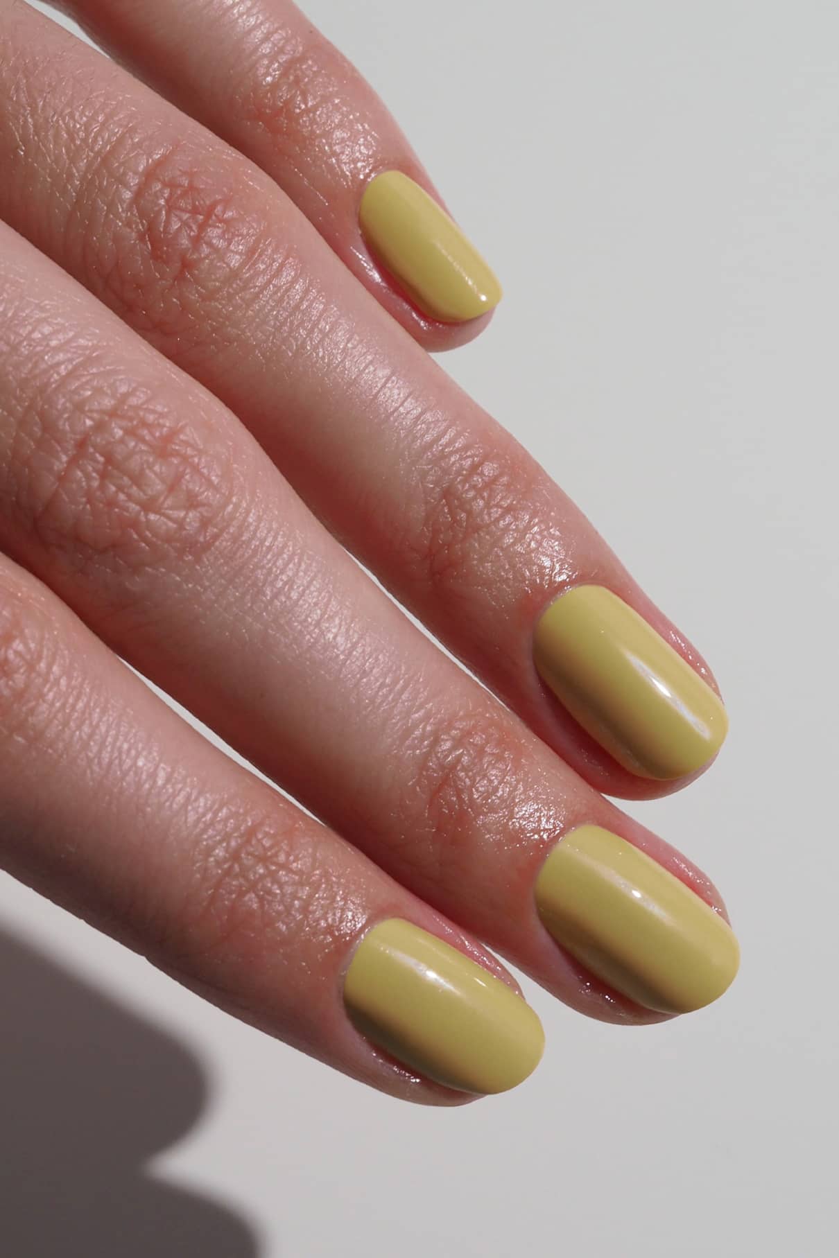 gitti-no-026-plant-based-nagellack-pastellgelb-mit-gr-n-touch image 6