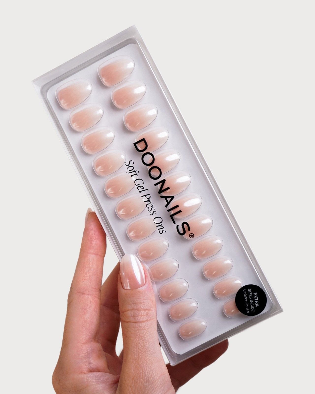 doonails-glazed-babyboomer-short-round-soft-gel-press-ons-chrome image 3