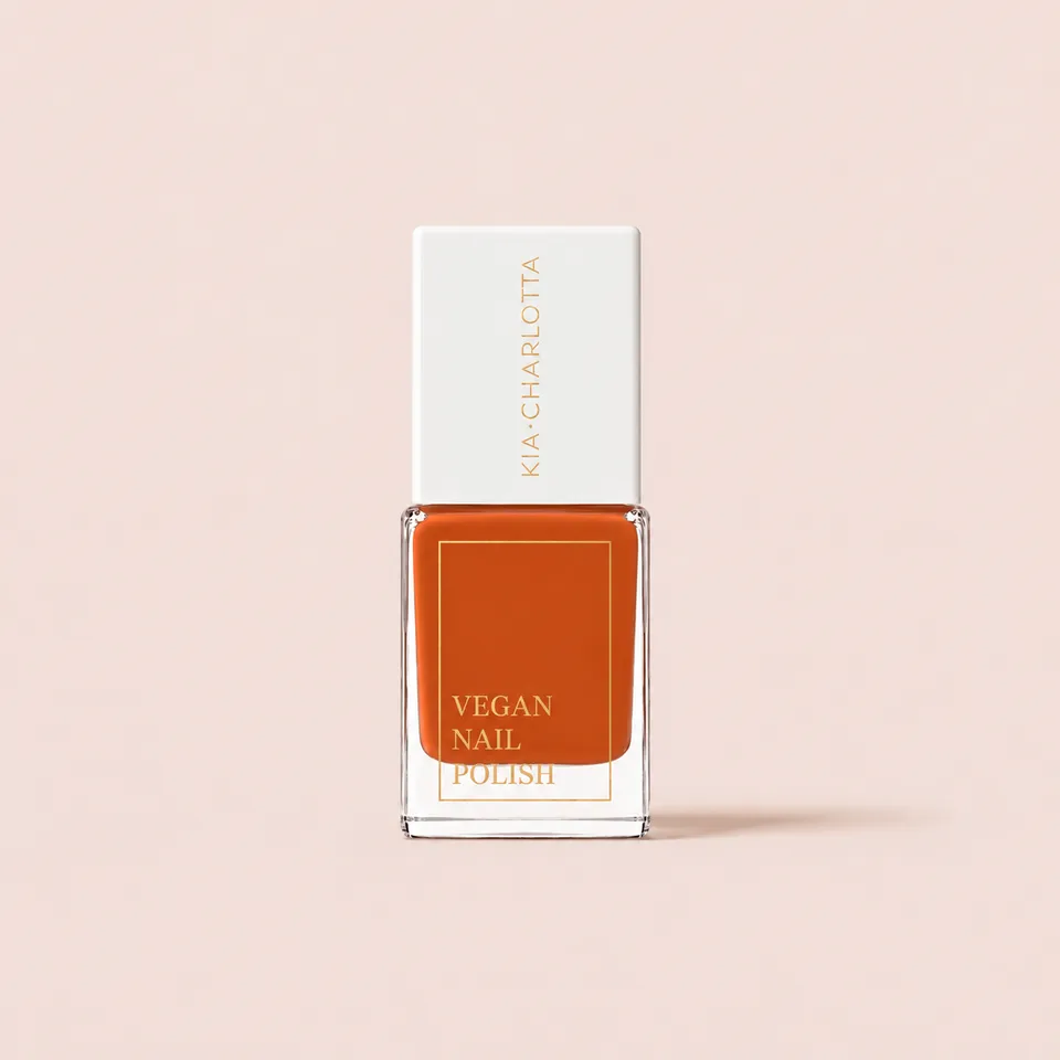 kia-charlotta-bold-veganer-nagellack-orange-kupfer image 1